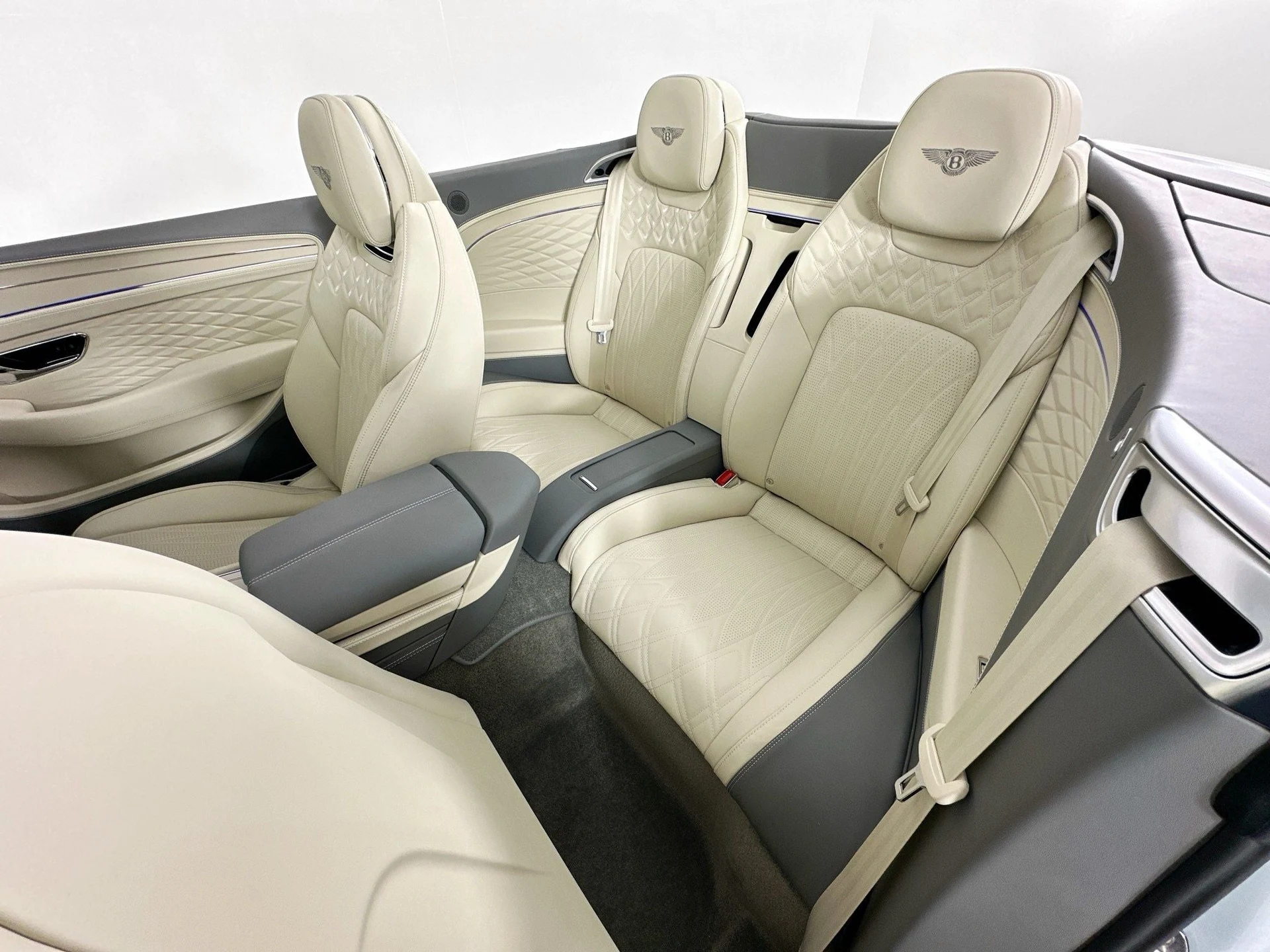 mph021_2498392375_22_0ecdf0f274