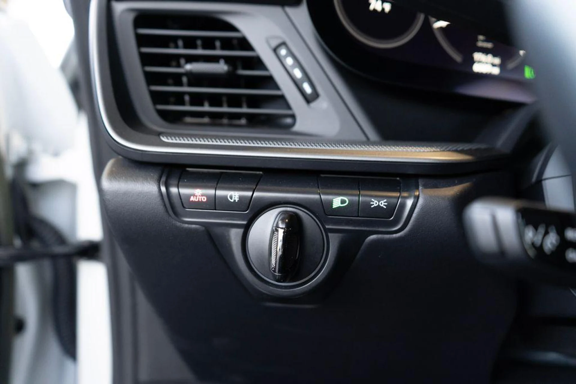 mph021_2499147989_mb_Hab55_Hg_S1c2p_Rf0_Gl6_PV_9_E_Nk_E_d44d2076a5