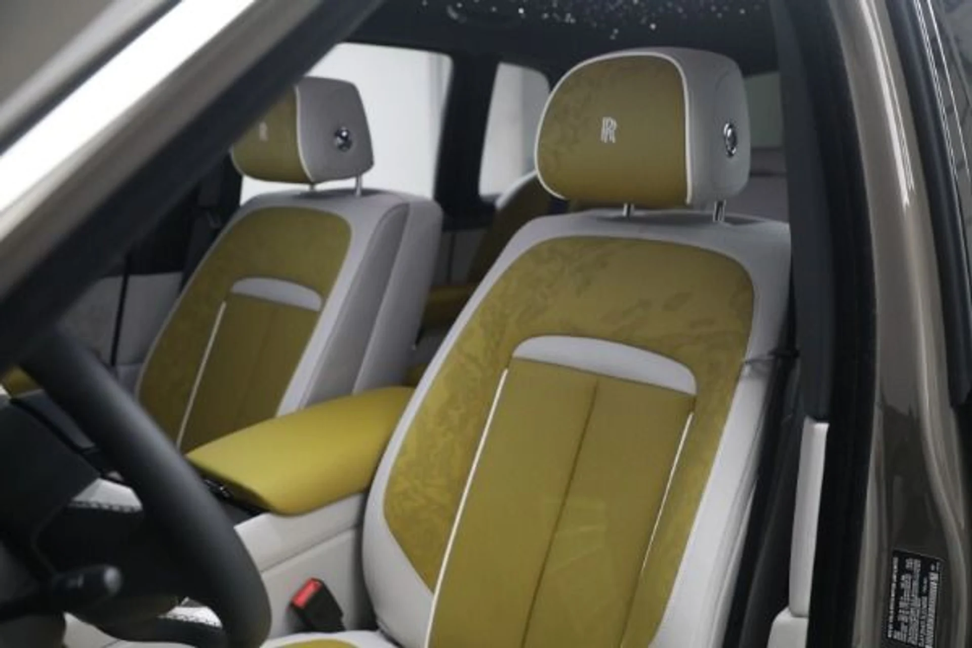 mph021_2499955501_New_2025_Rolls_Royce_Cullinan_3caecdbf13