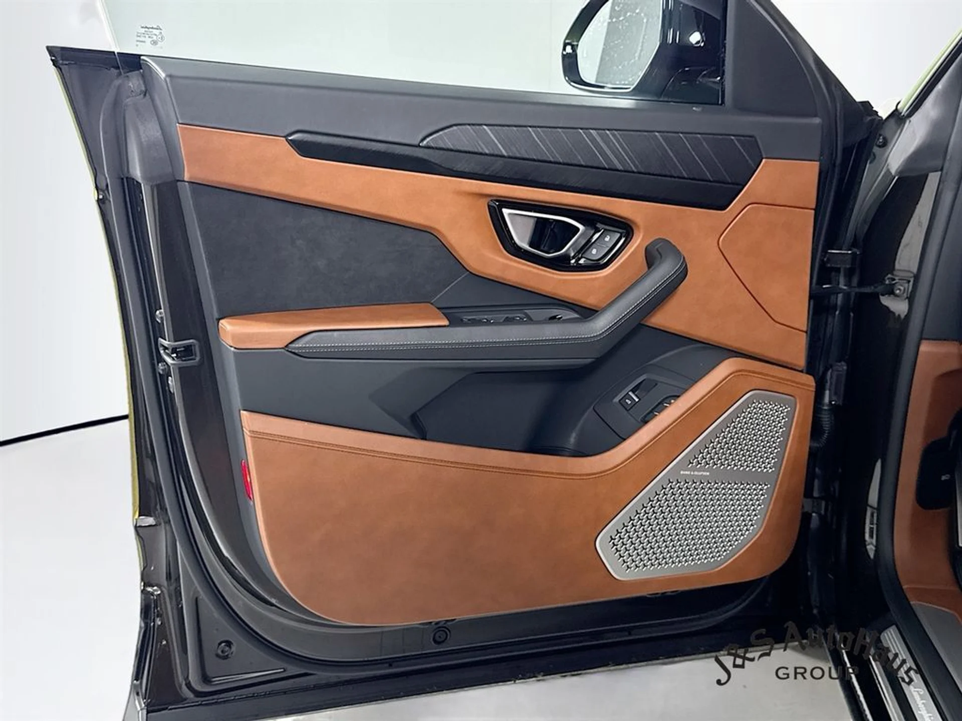 mph021_2500381181_6aqi8eikun3d3nychiui05gsy08b_1b3adad831