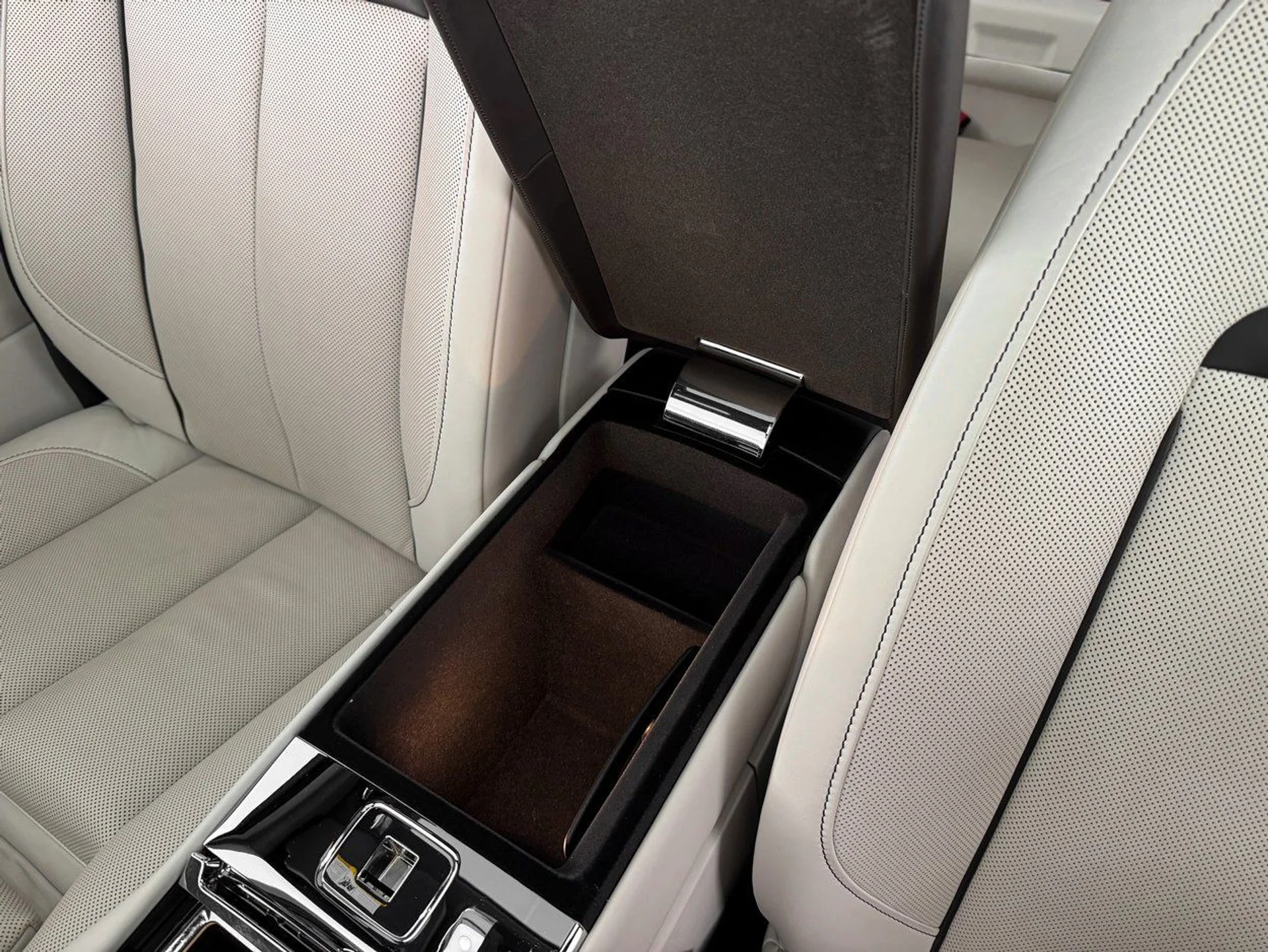 mph021_2507987552_0759f6a998cde95dd49731b1728d6968x_3964478294