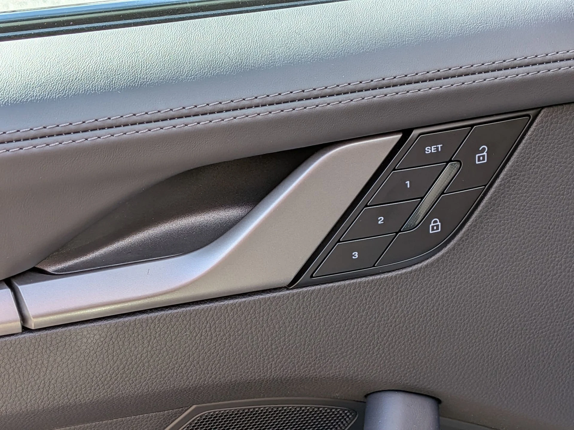 mph021_2513657874_2afdb2771cc6c948f9fe0379d1a30f40x_251ba36bad