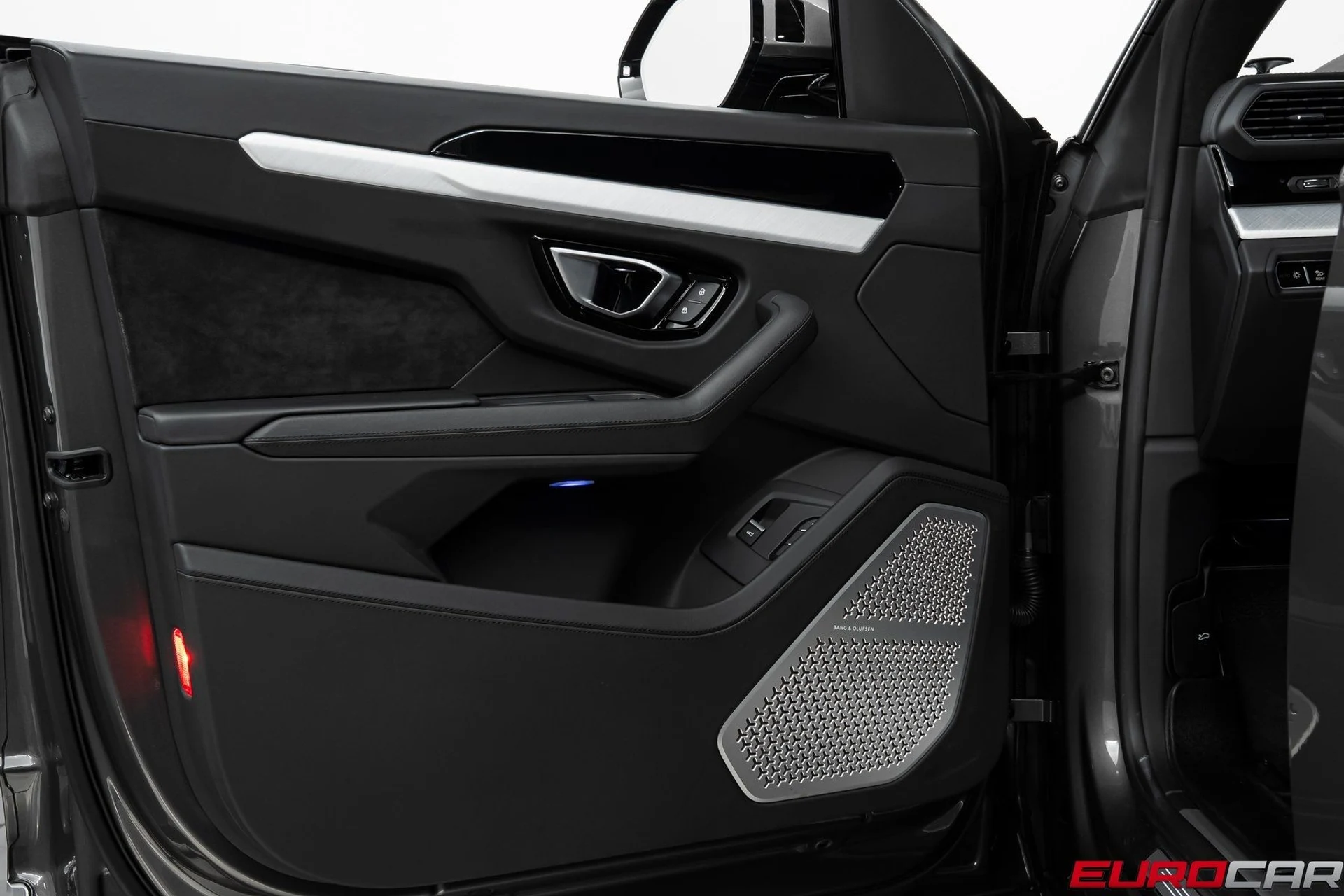 mph021_2514127253_image_22_808648a48b