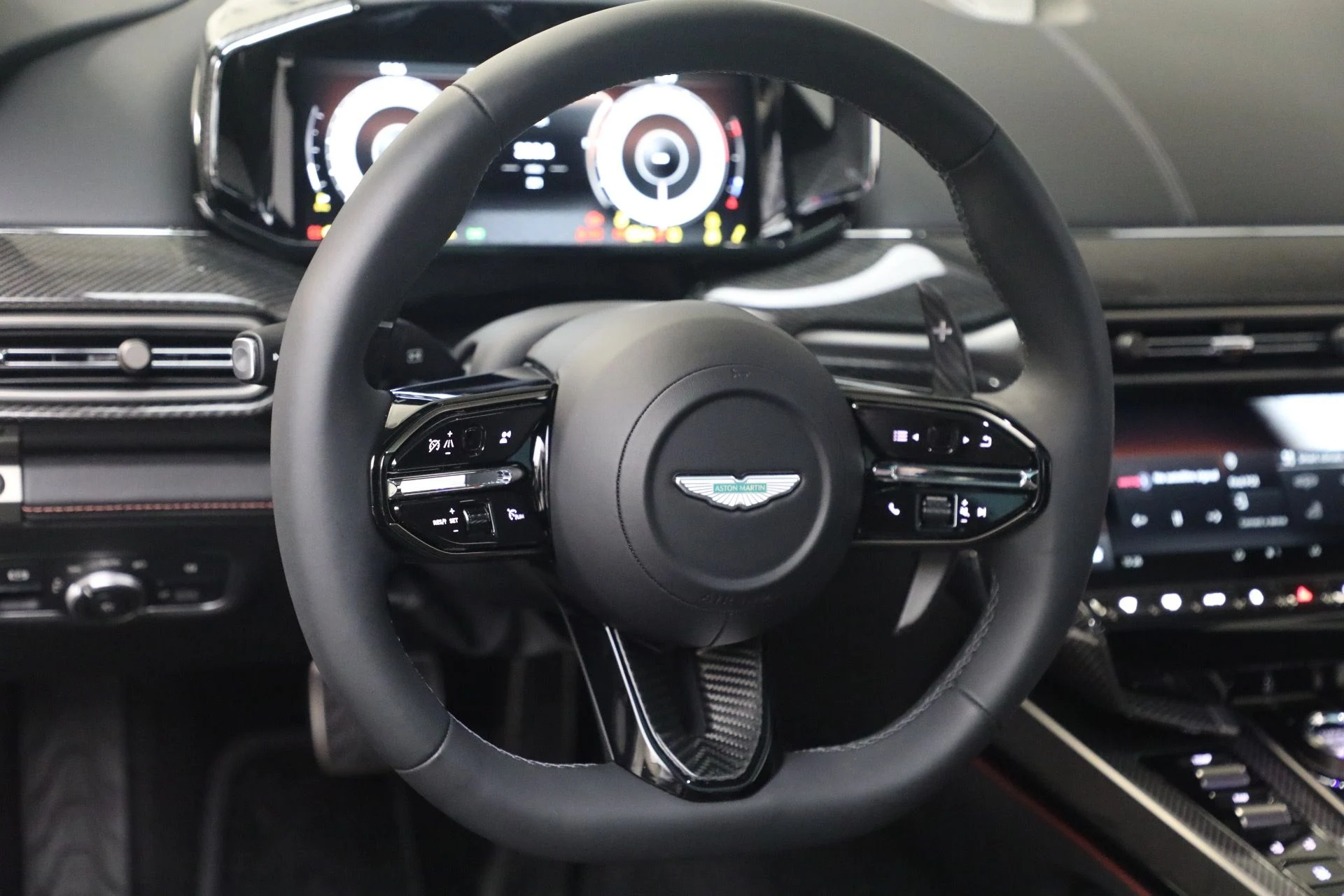 mph021_251442039_Used_2026_Aston_Martin_Vanquish_1787327512_65f8f1c9dd