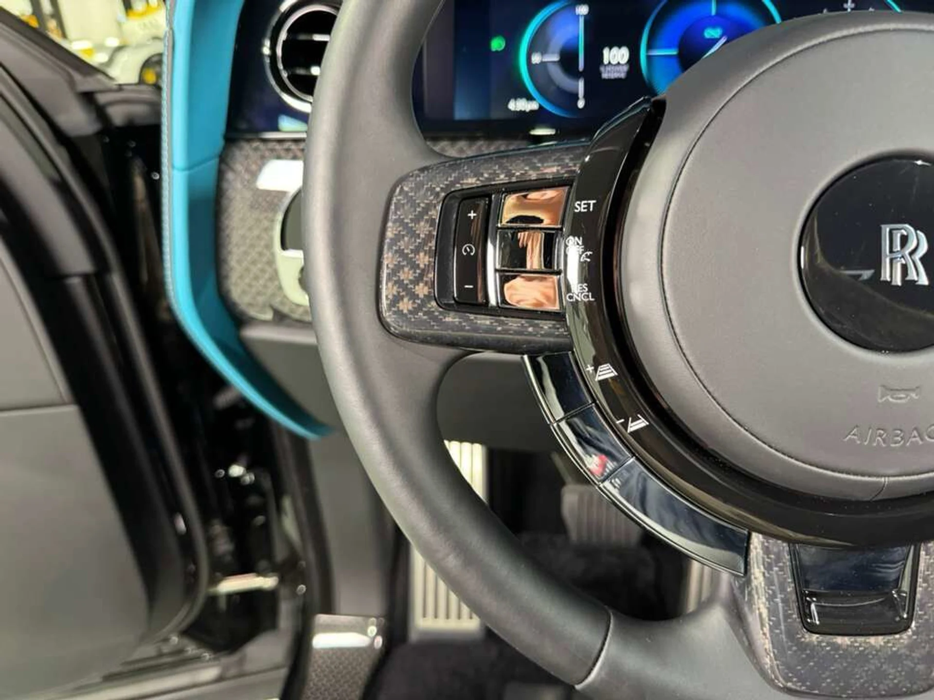 mph021_2520430795_510a97caaa9a858019196a73c18d8bfd_a9185ce4f0