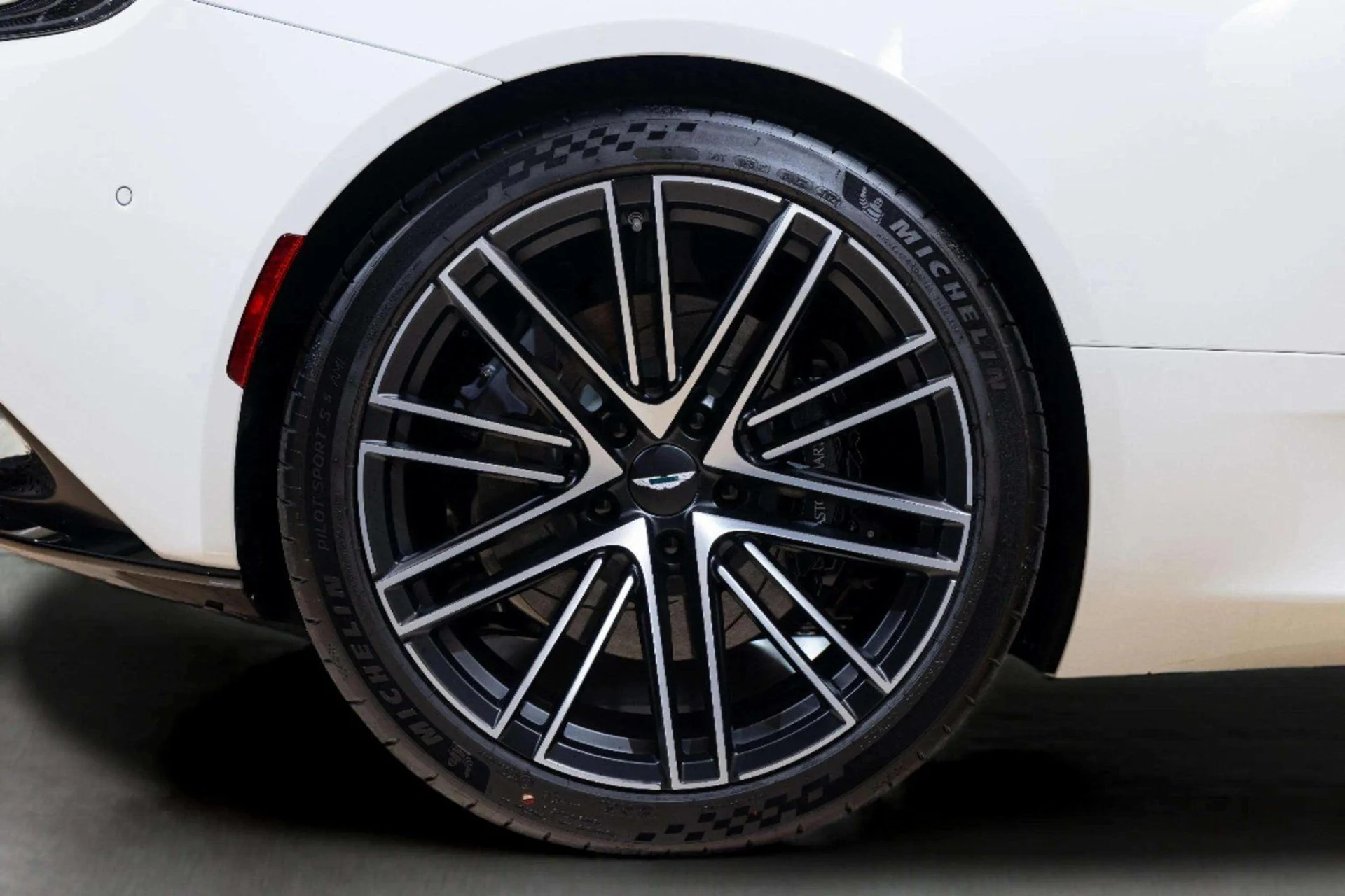 mph021_2521721664_e6ff553b_300c_49bb_9598_c6256467fe68_e6d085f399