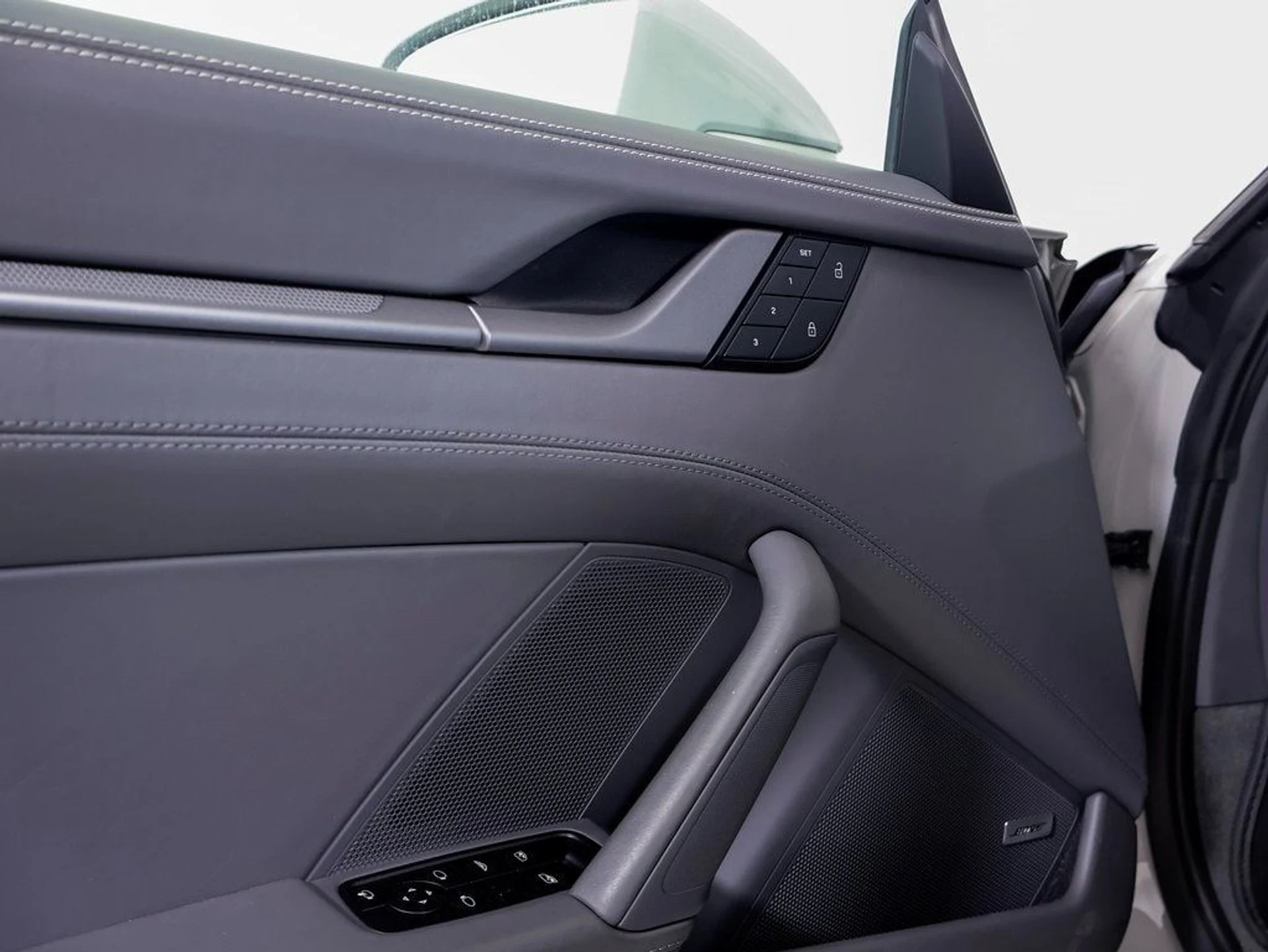 mph021_2529342383_2929b3c21f387ace4bbba9ddfbaba16dx_ade9a8d4ad