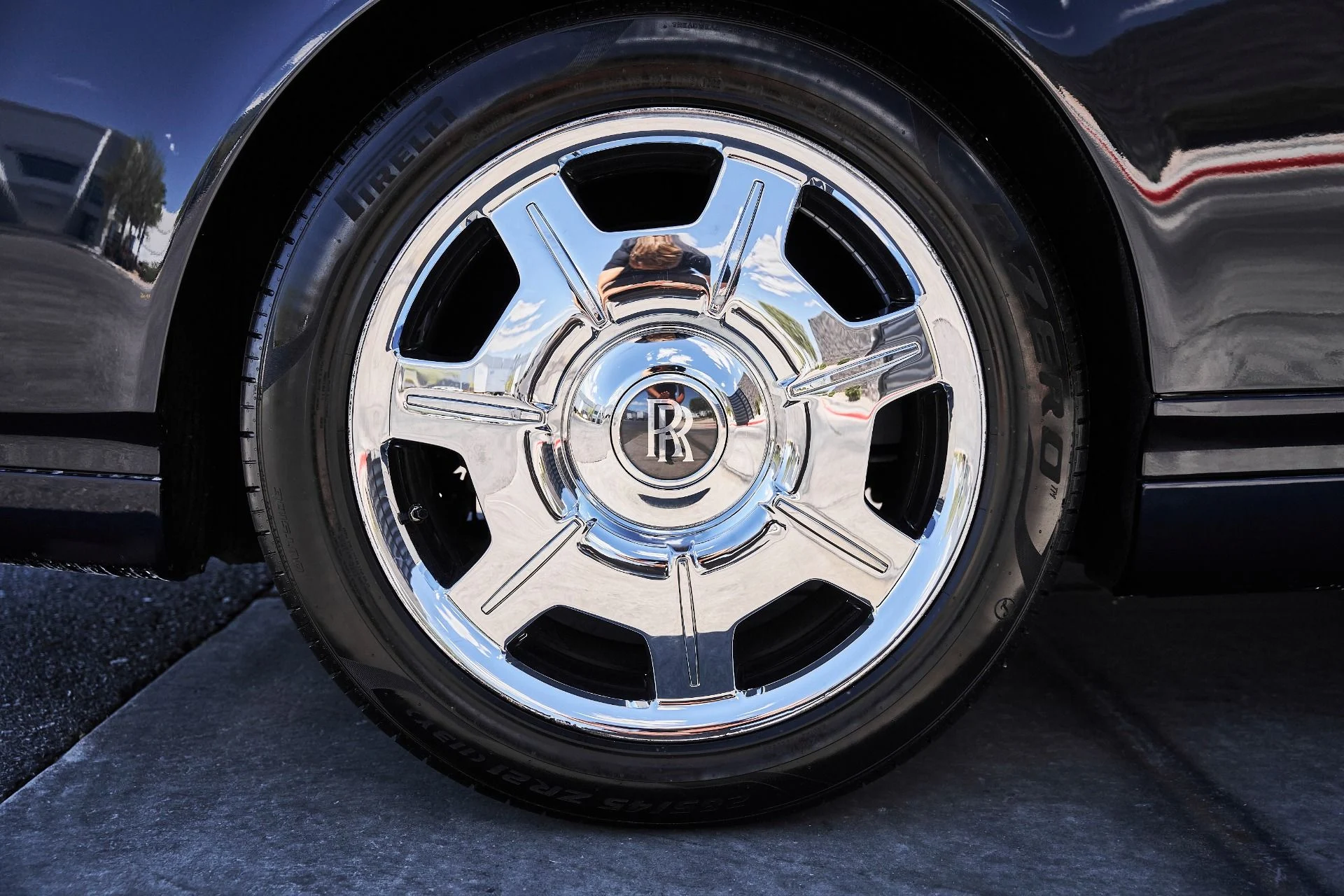mph021_2537993351_Used_2009_Rolls_Royce_Phantom_Drophead_Coupe_Base_1779209650_8009e6f603