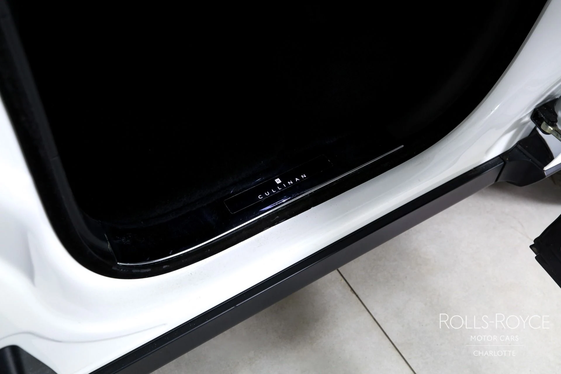 mph021_2538976837_Used_2019_Rolls_Royce_Cullinan_1771361502_5f838459df