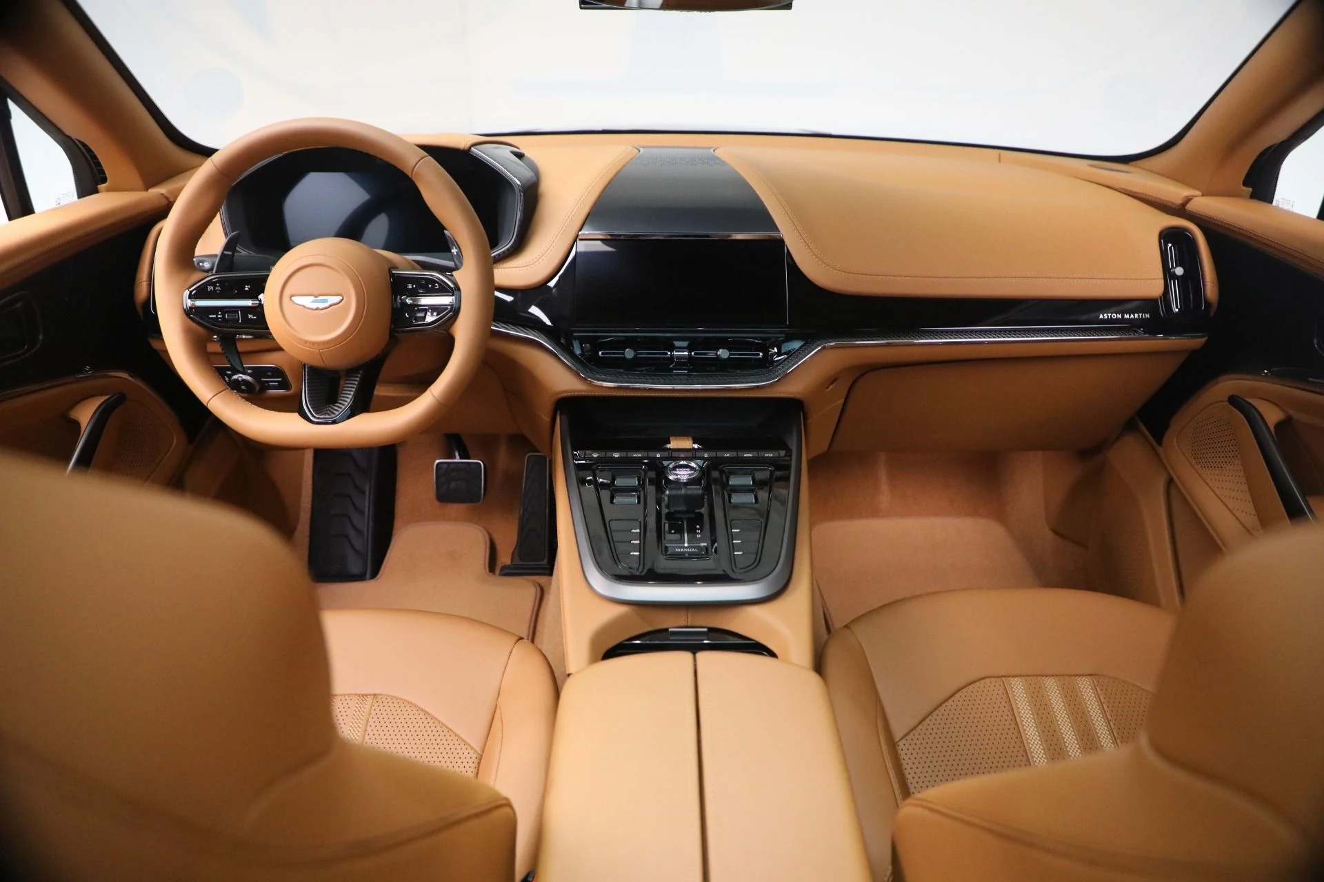 mph021_2543730996_New_2026_Aston_Martin_DBX_707_1766528371_03b41cd56c