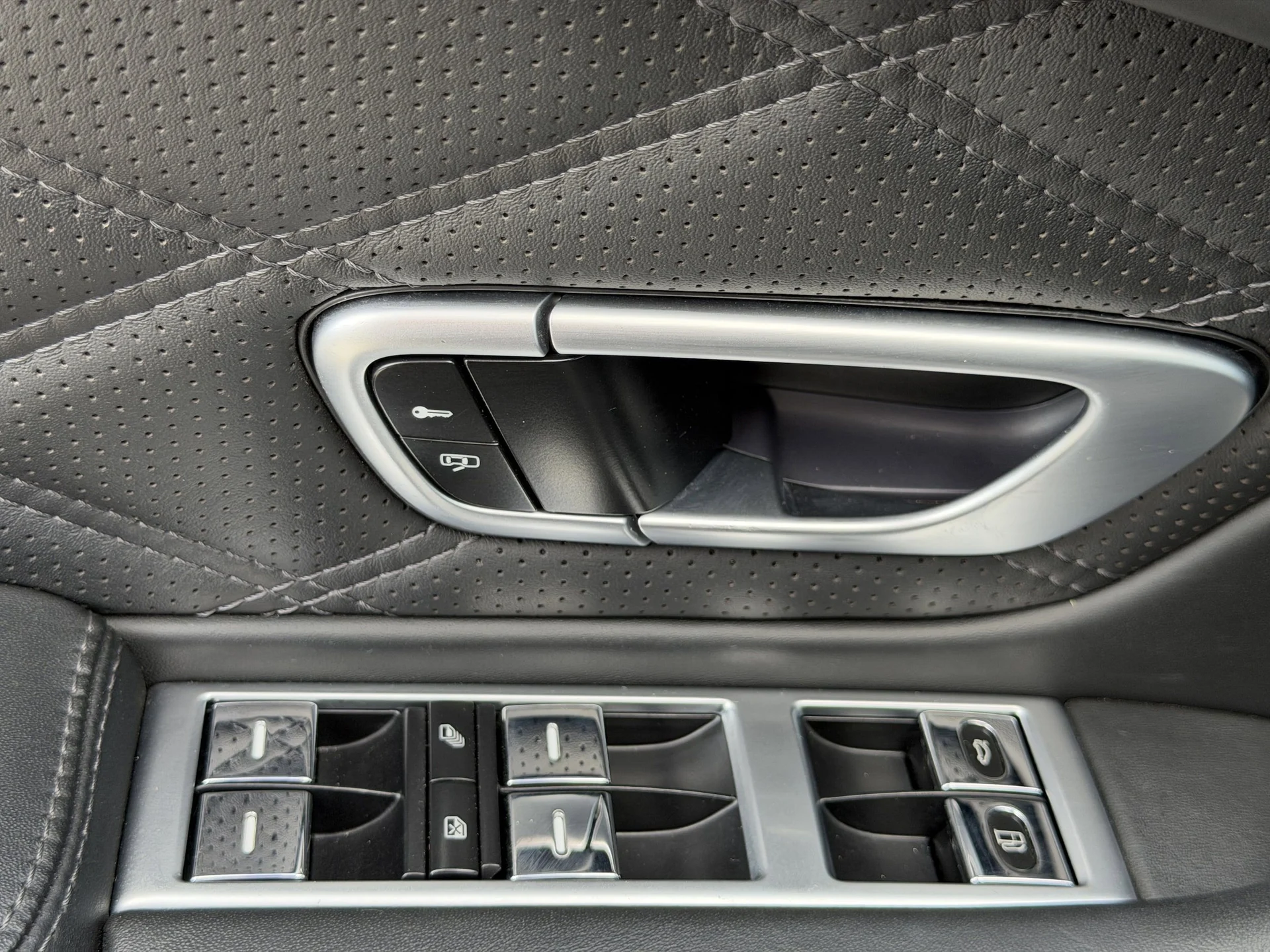 mph021_2545195121_f2b4934fb680d3d64177d7ebde87f572x_beadb1a829