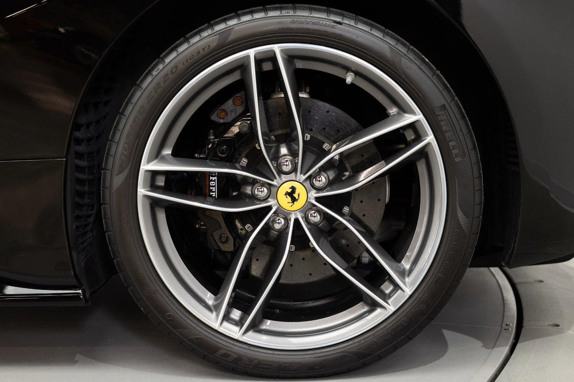 mph021_2546982401_Used_2017_Ferrari_488_Spider_1777367824_d69d35f211