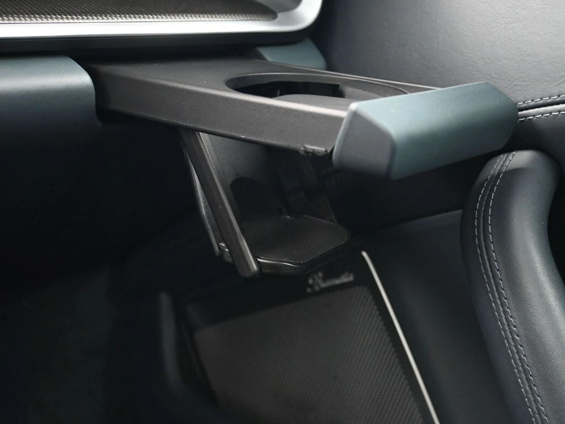 mph021_255852780_aa7235b986c8f8e0065c4fafa01a0ebdx_0e6aa7af50