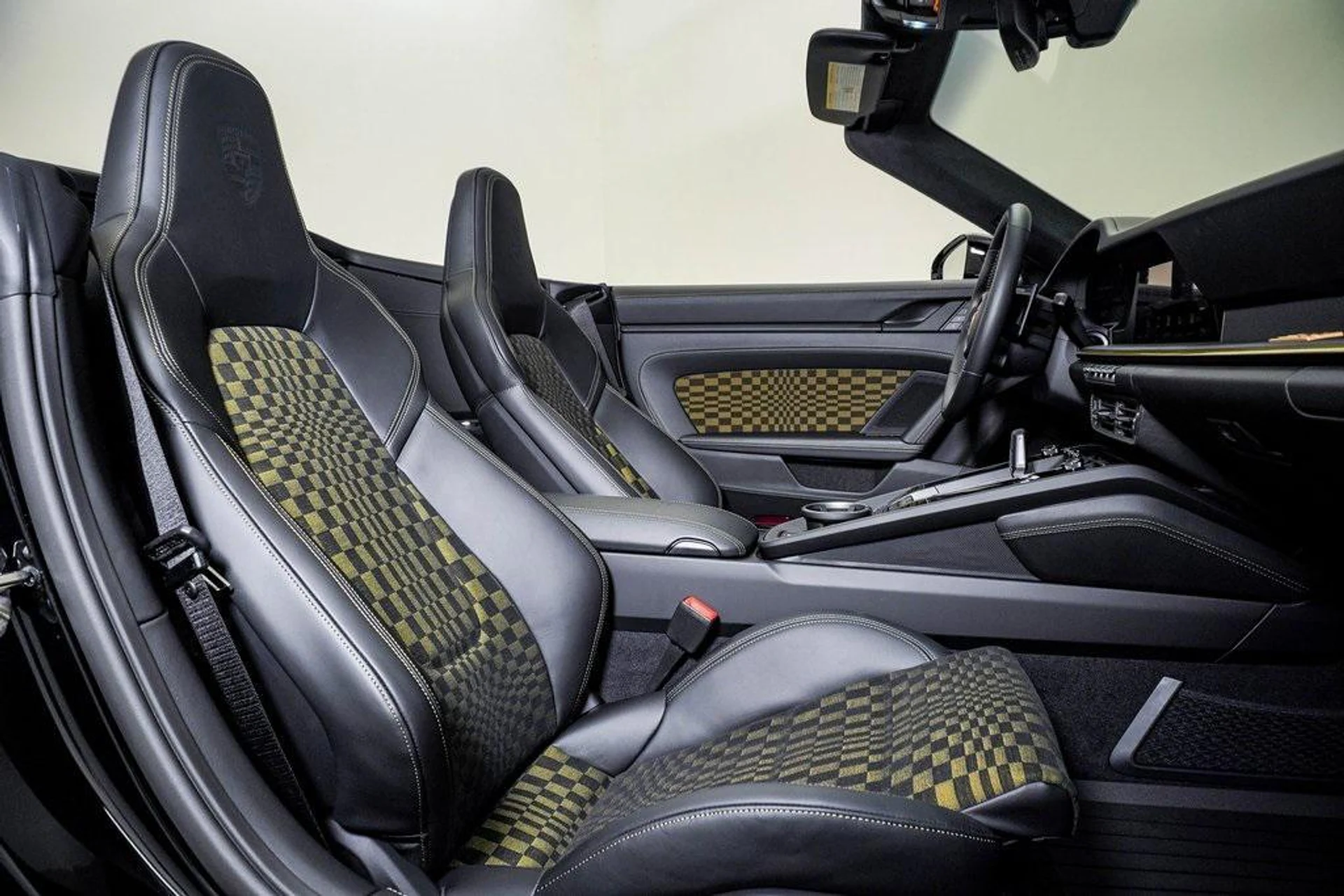 mph021_2560013600_x_Uudrq_K_Vux3_X2_Mx96u4d_BG_Bid_RA_a9b45c34cb