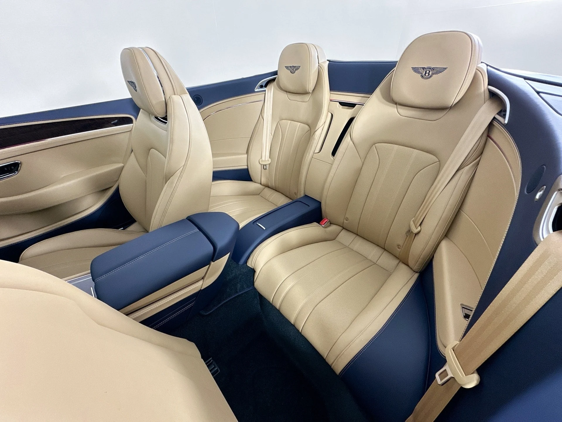 mph021_256176927_22_81120dbd5f