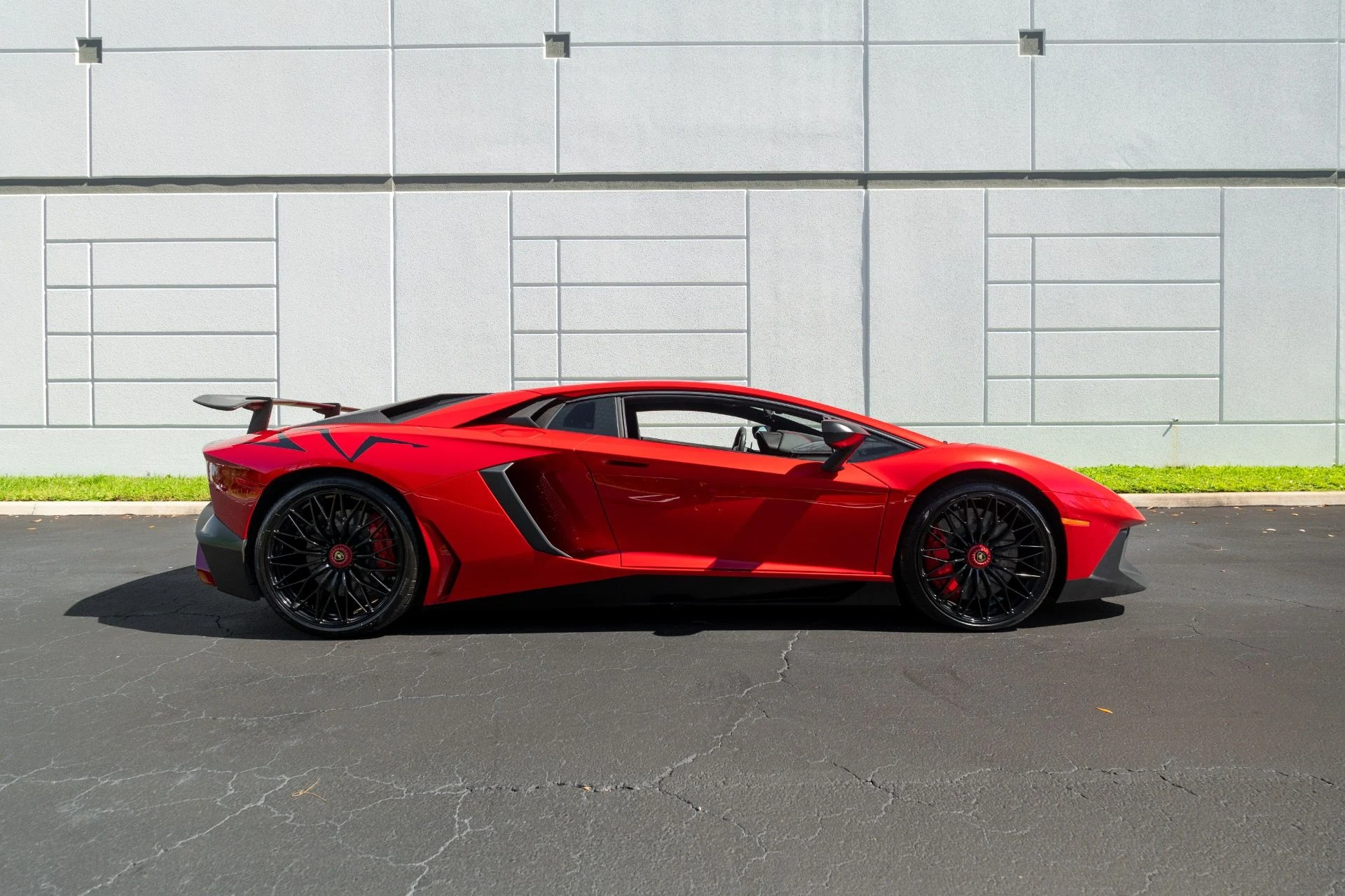 mph021_2567389952_Used_2016_Lamborghini_Aventador_LP_750_4_SV_1760392295_f4473e00ed
