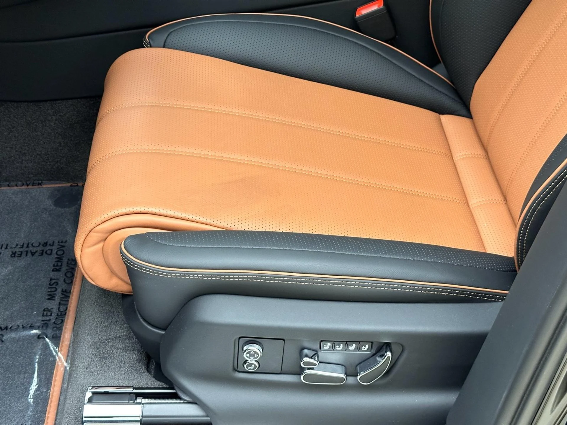 mph021_2575222215_Used_2024_Bentley_Bentayga_V8_1773982912_32c2262872