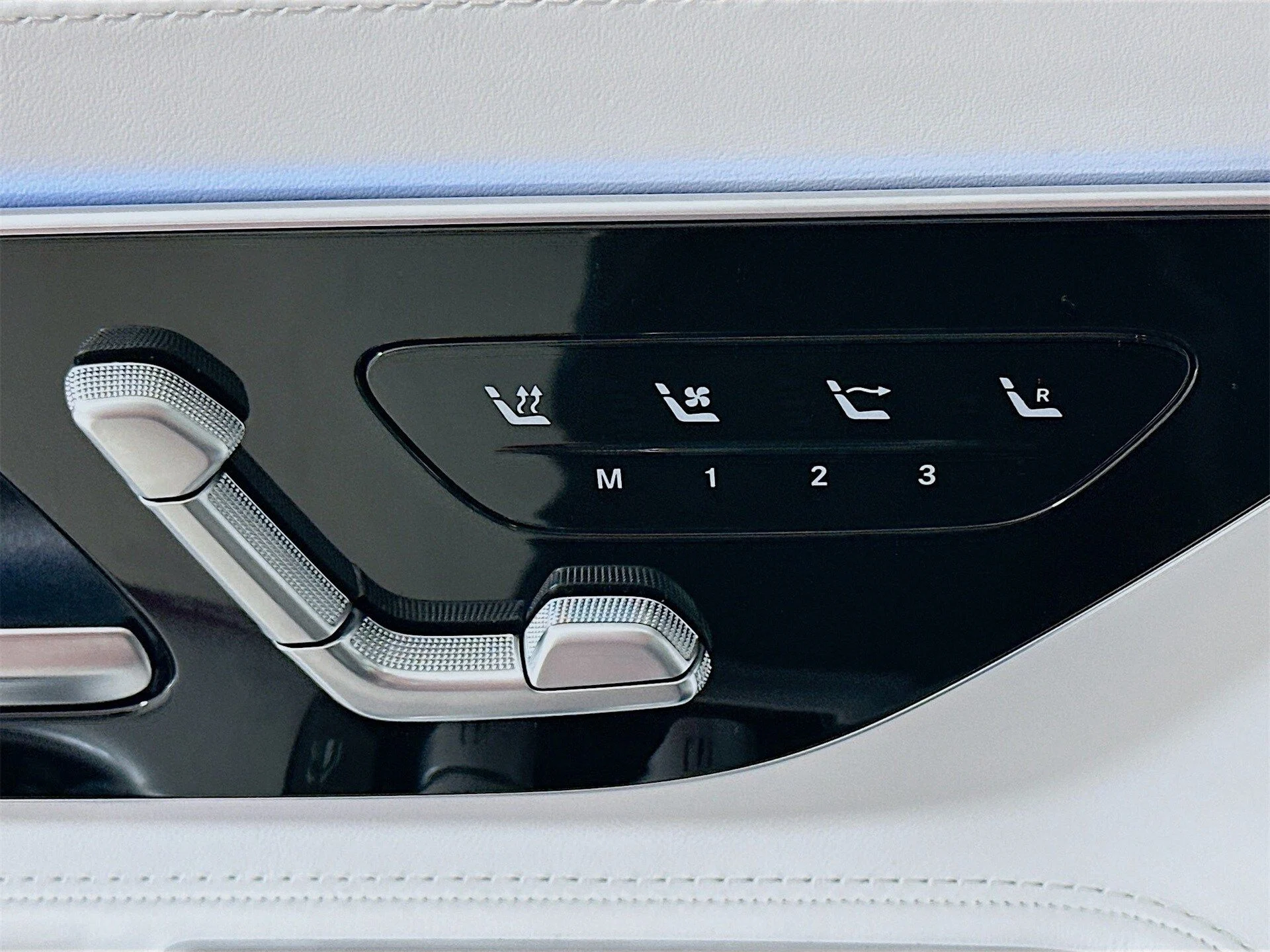 mph021_2576147361_b3b5c9eaf361a178d1c79482c103b4dfx_f68de60263