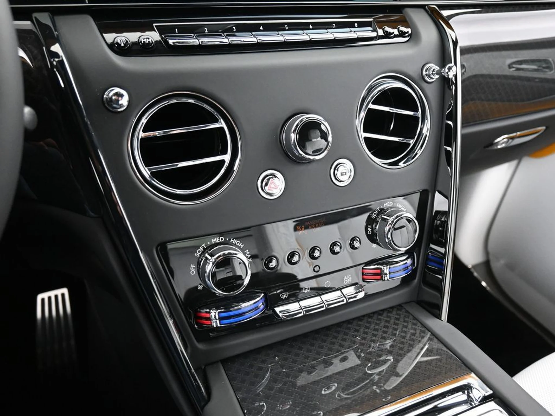 mph021_2581784243_607b65c3_933b_48eb_a117_596f81ff1f8c_214c4400a9