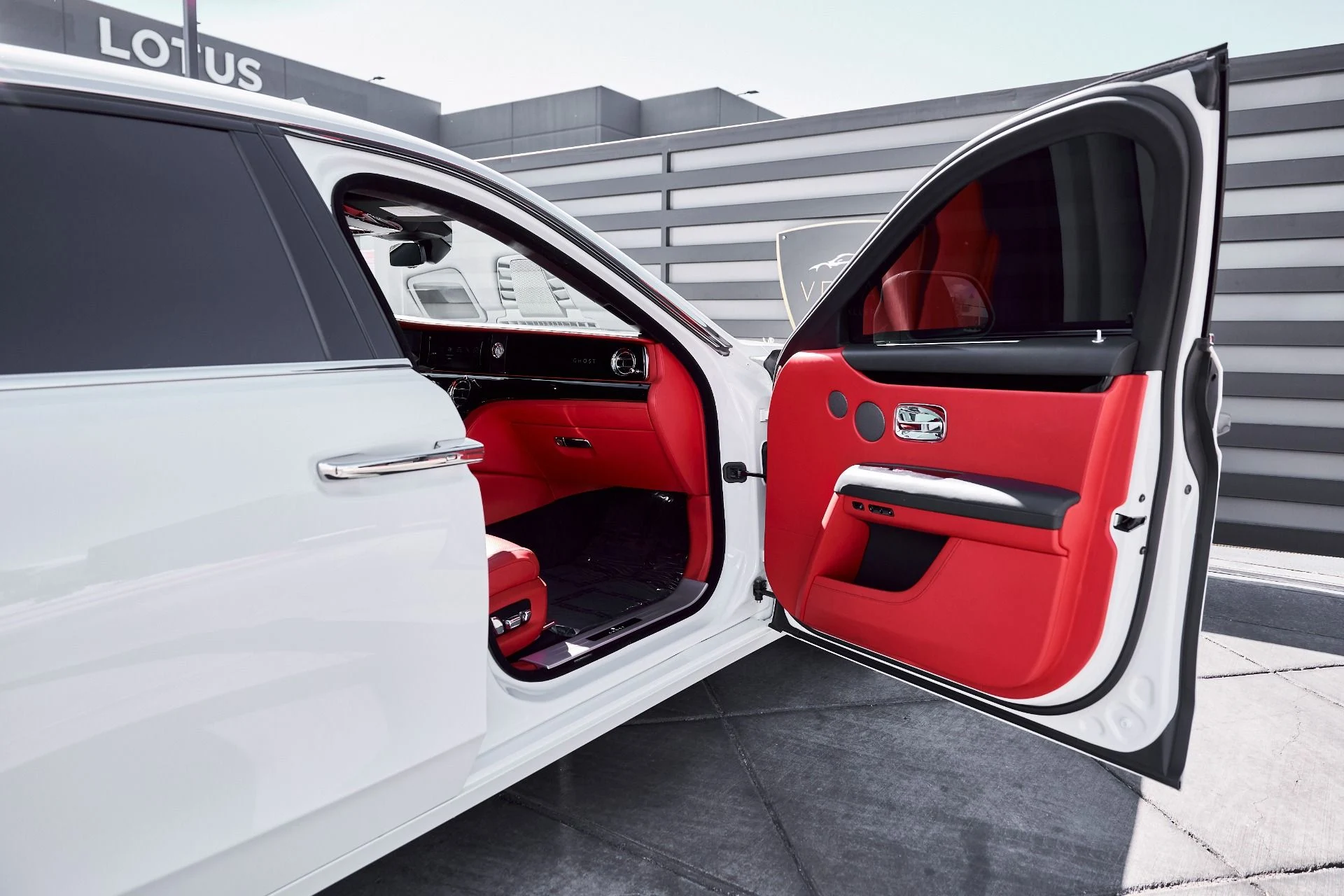 mph021_2591191993_Used_2022_Rolls_Royce_Ghost_Base_1772765976_c65b51246c