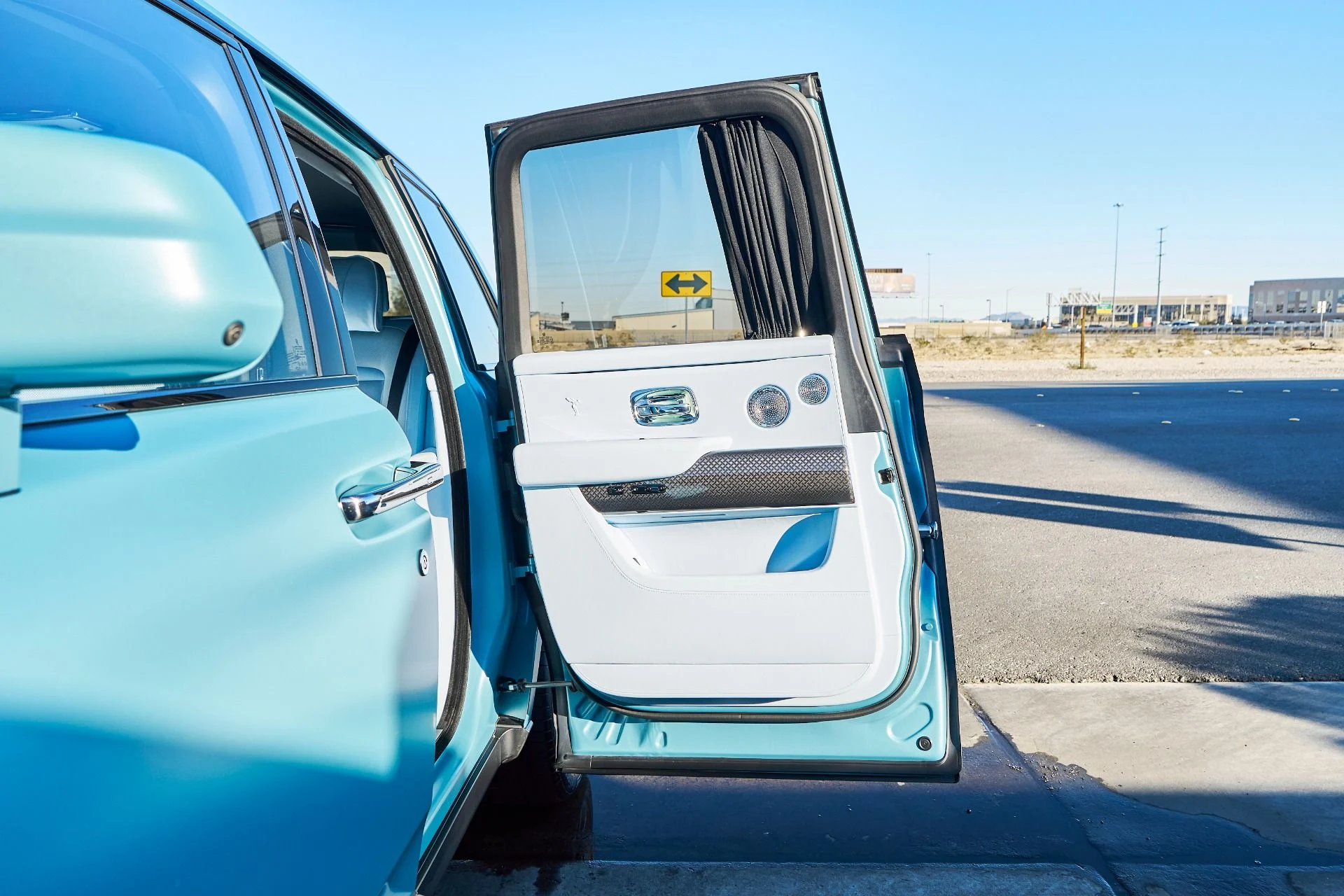 mph021_2597176557_Used_2022_Rolls_Royce_Cullinan_Black_Badge_1765410996_a2f088af82