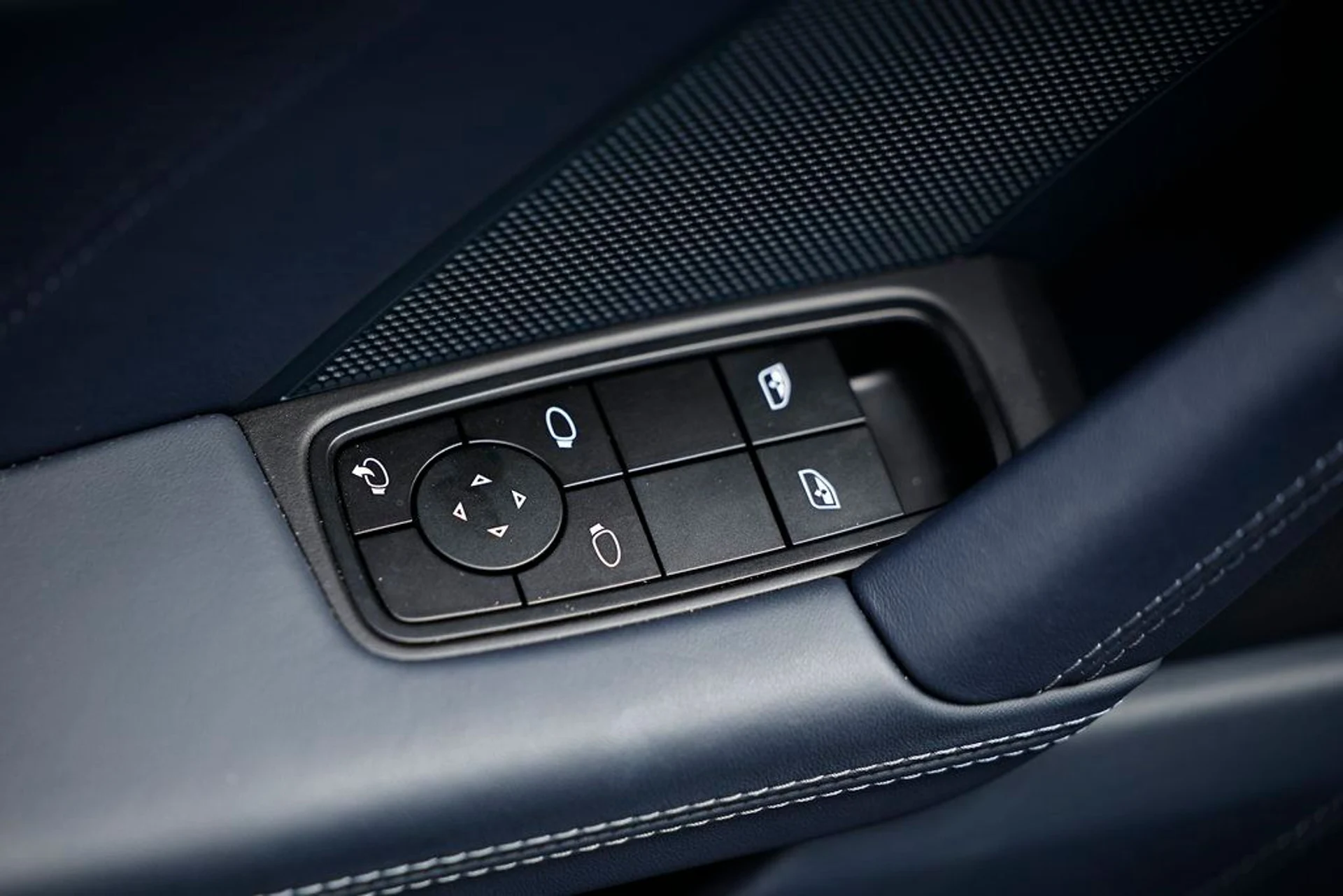 mph021_2600662885_531496703832eeed2e3509f7f15a3adc_28bdaea1f0