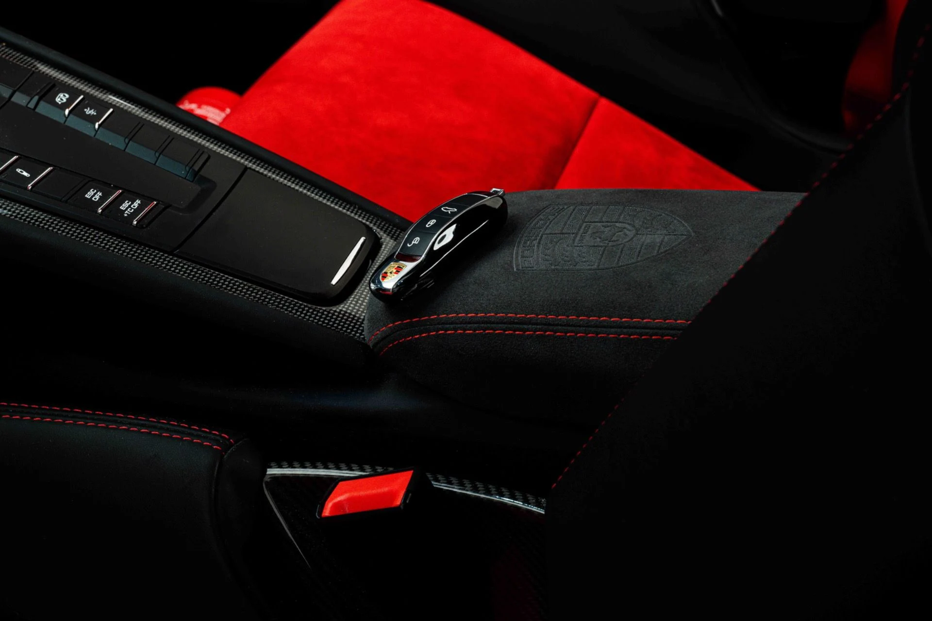 mph021_2601325776_Used_2018_Porsche_911_GT_2_RS_1774025657_d84d071720