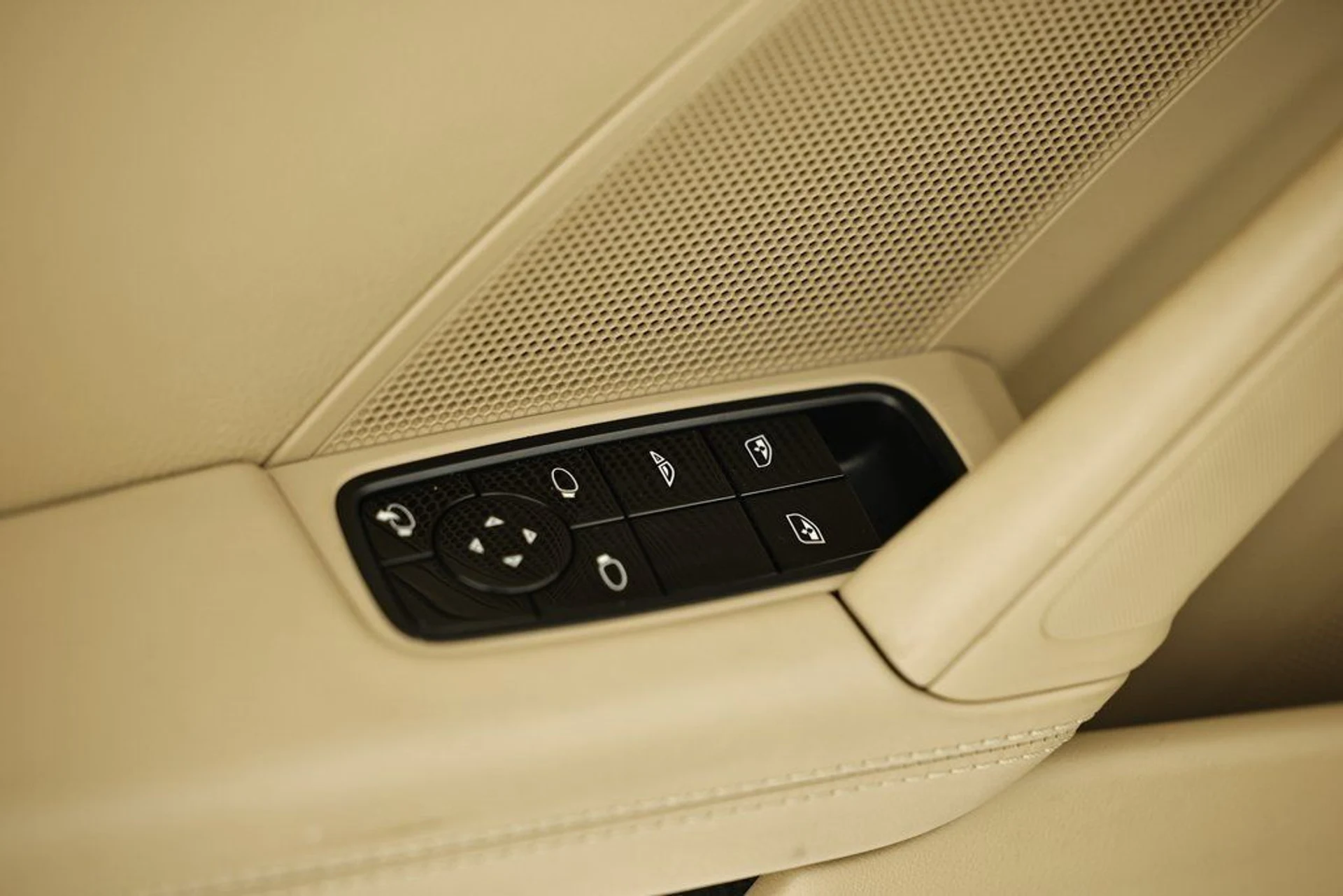 mph021_2603320433_4a192d9463cc134d53467036f392b89f_0003297c3b