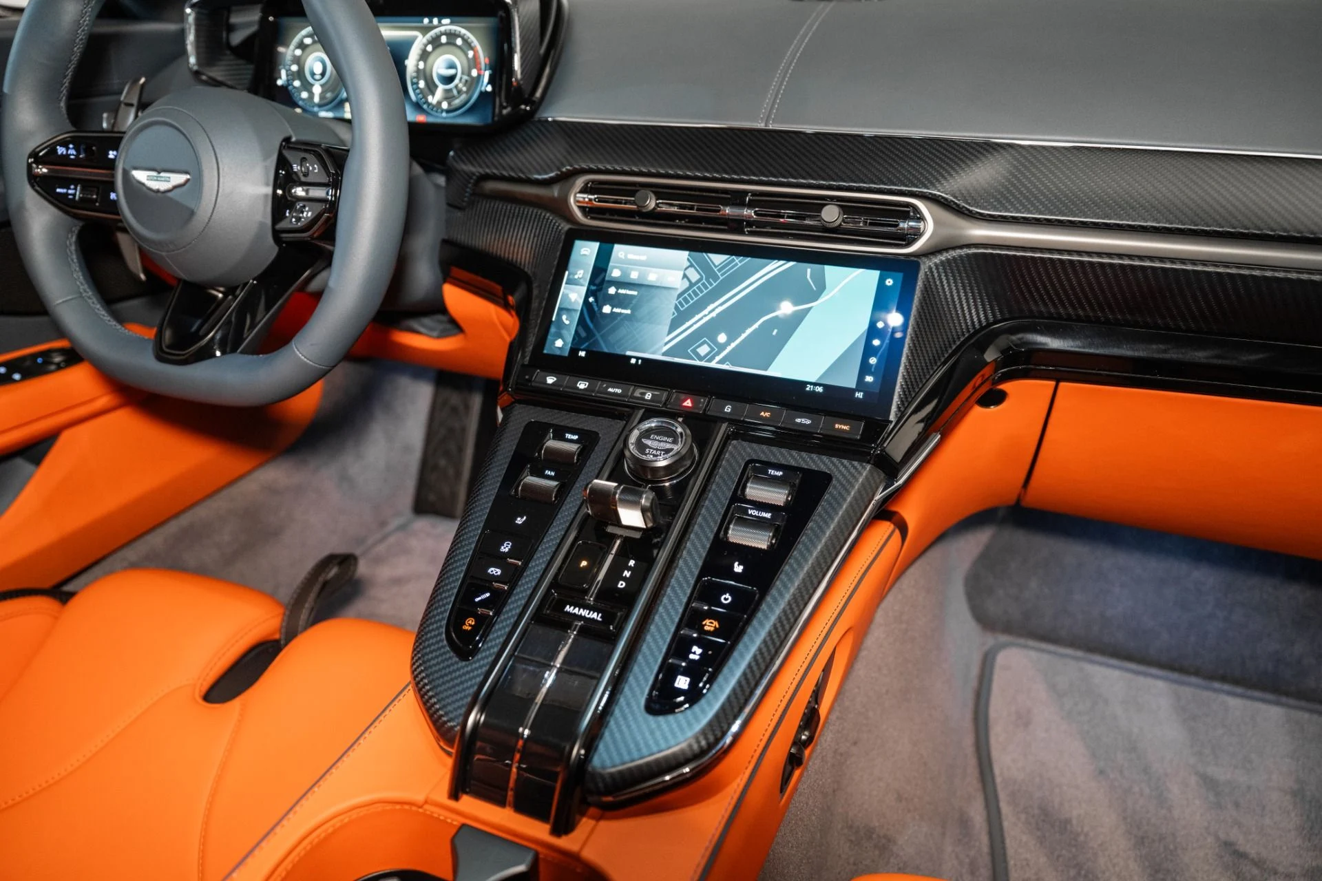 mph021_2606421643_Used_2025_Aston_Martin_Vantage_Coupe_1737041109_57fdf1914c