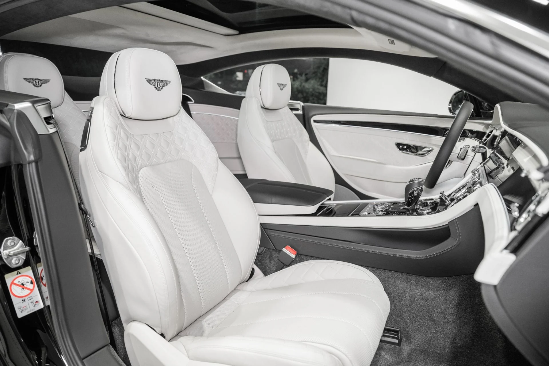 mph021_2608797140_Used_2023_Bentley_Continental_GT_Azure_1790175177_0a5059ce7b