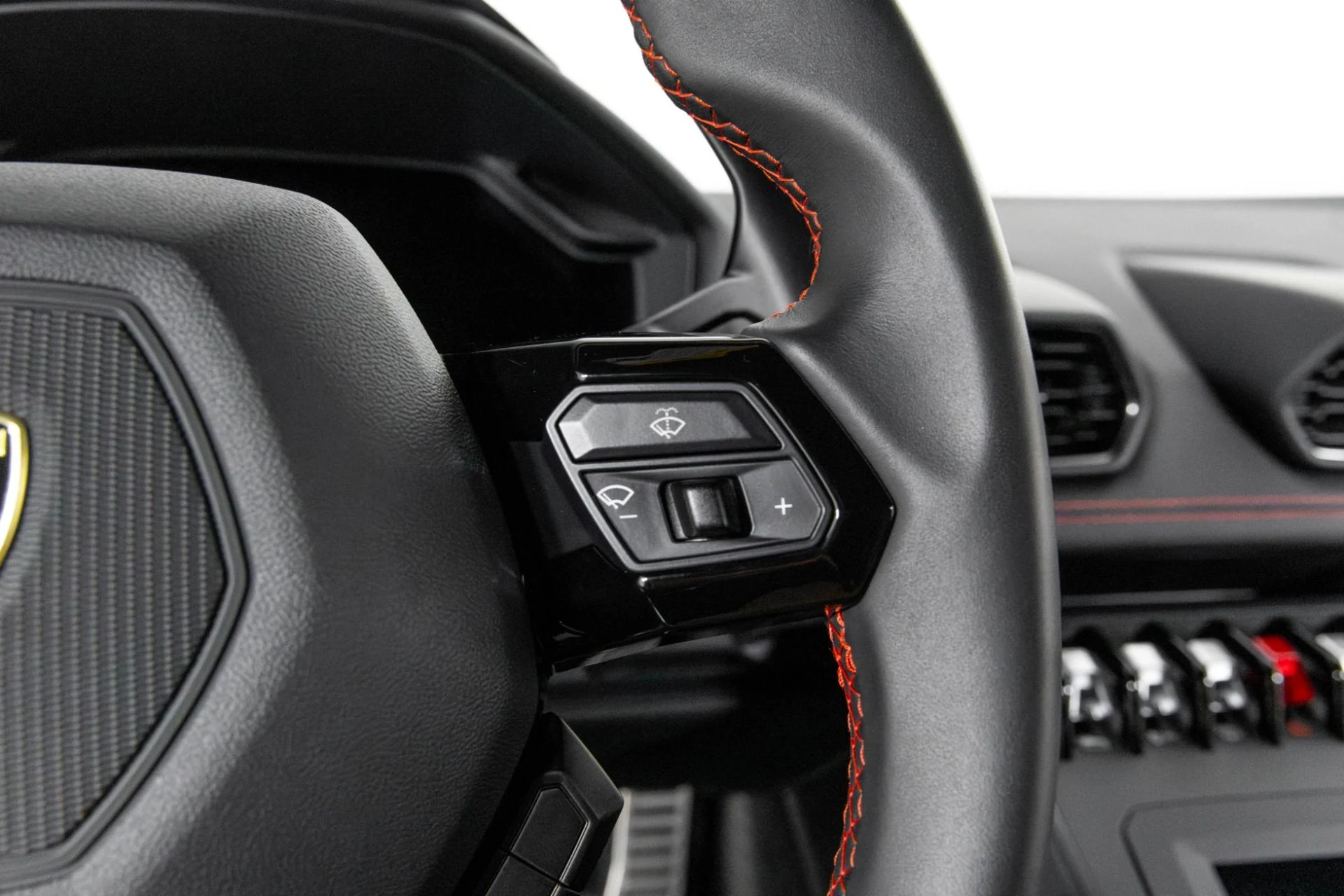 mph021_2612211845_Used_2021_Lamborghini_Huracan_EVO_1762806449_13cbbcd1bc