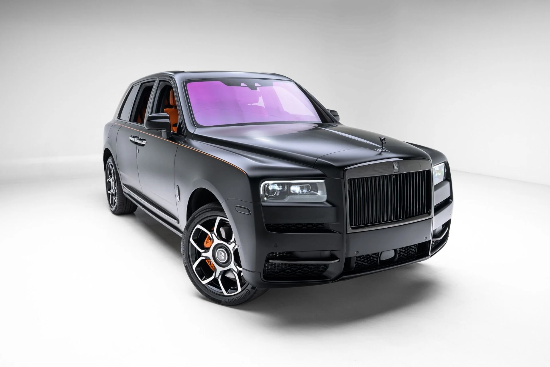 mph021_2619437706_Used_2023_Rolls_Royce_Black_Badge_Cullinan_1775515525_093aa7cbad