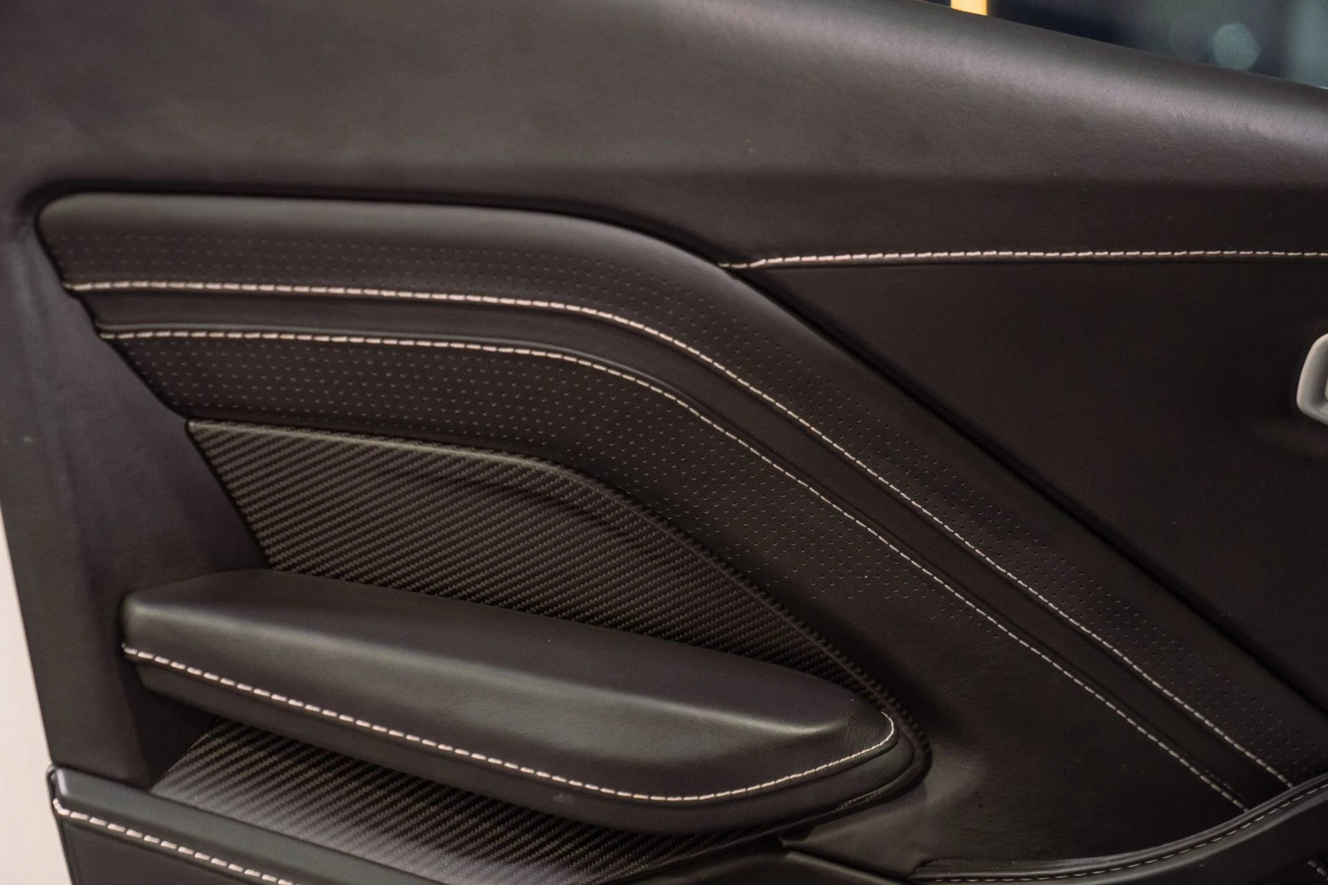 mph021_2624893244_Used_2019_Aston_Martin_Vantage_1792797785_8cd0ddafc6