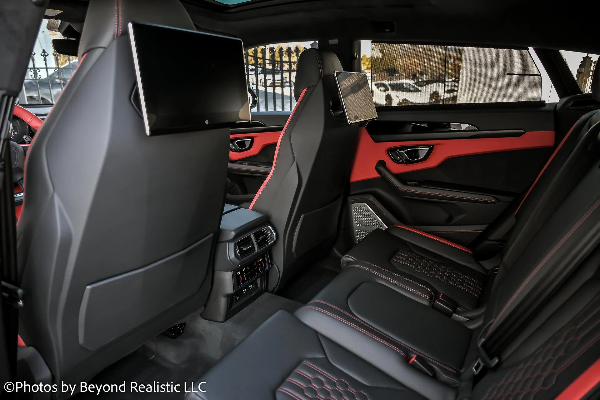 mph021_2641848466_Used_2024_Lamborghini_Urus_S_1769853124_7ce96f2cf3