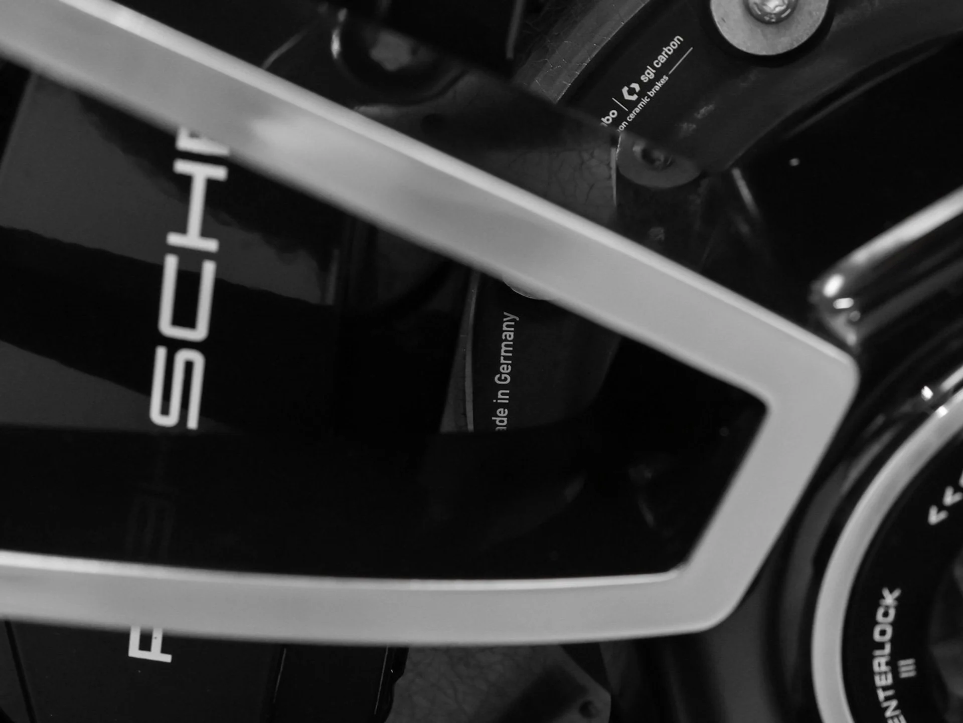 mph021_2644917340_22_0810f9f059