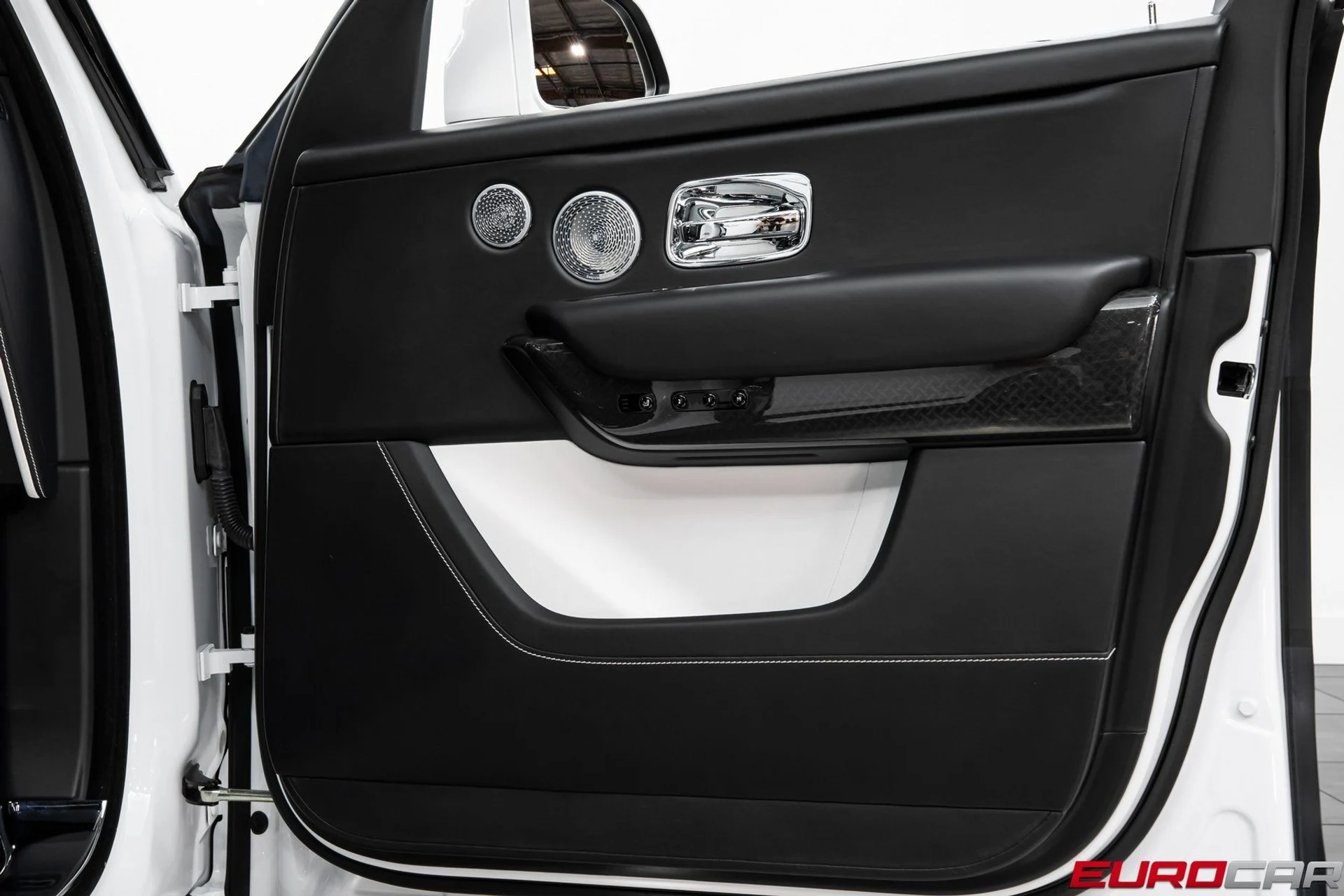 mph021_2650750123_image_22_76e280f5eb