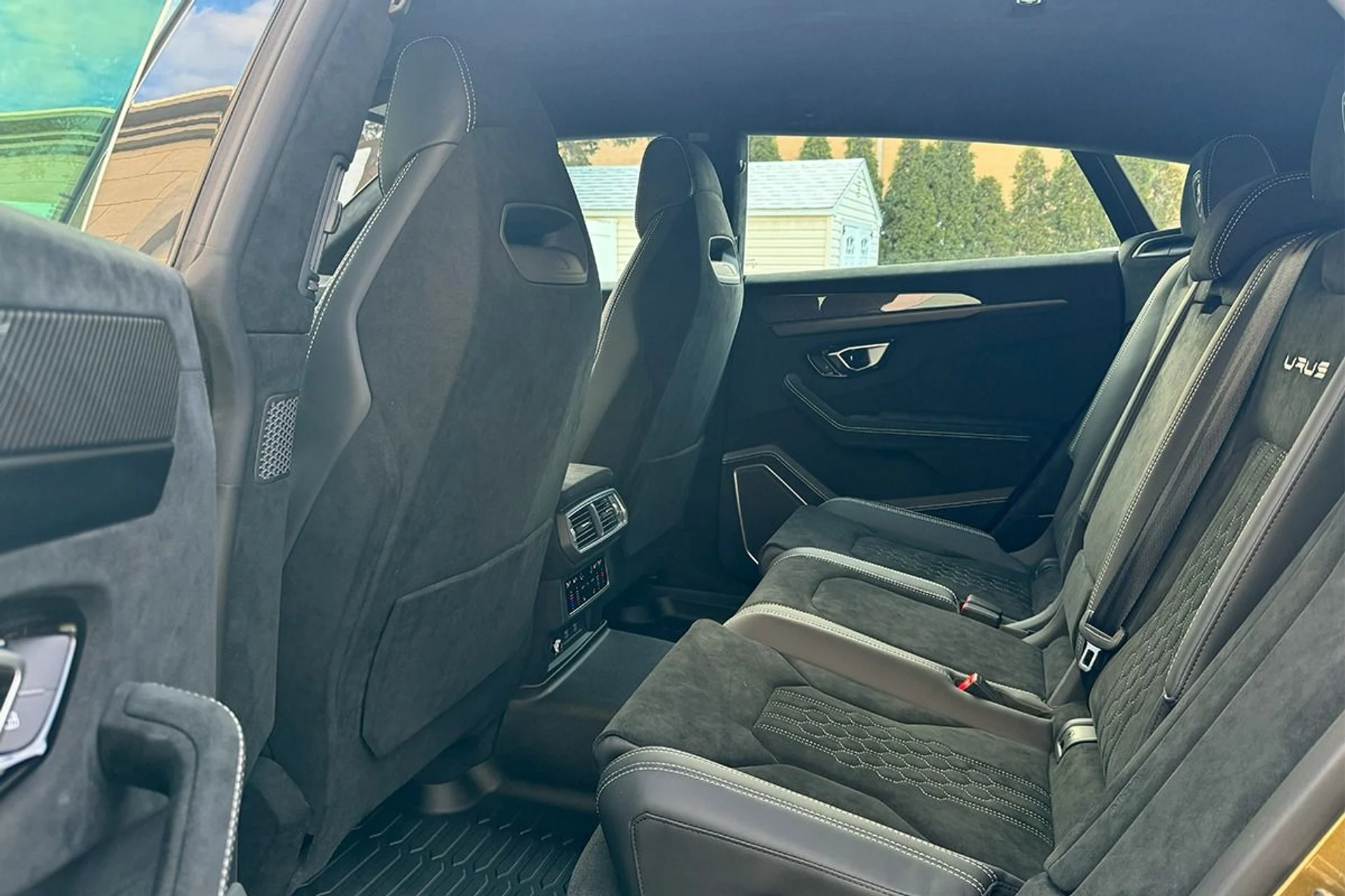 mph021_2660553781_Used_2024_Lamborghini_Urus_Performante_1737380299_da47bbe42b