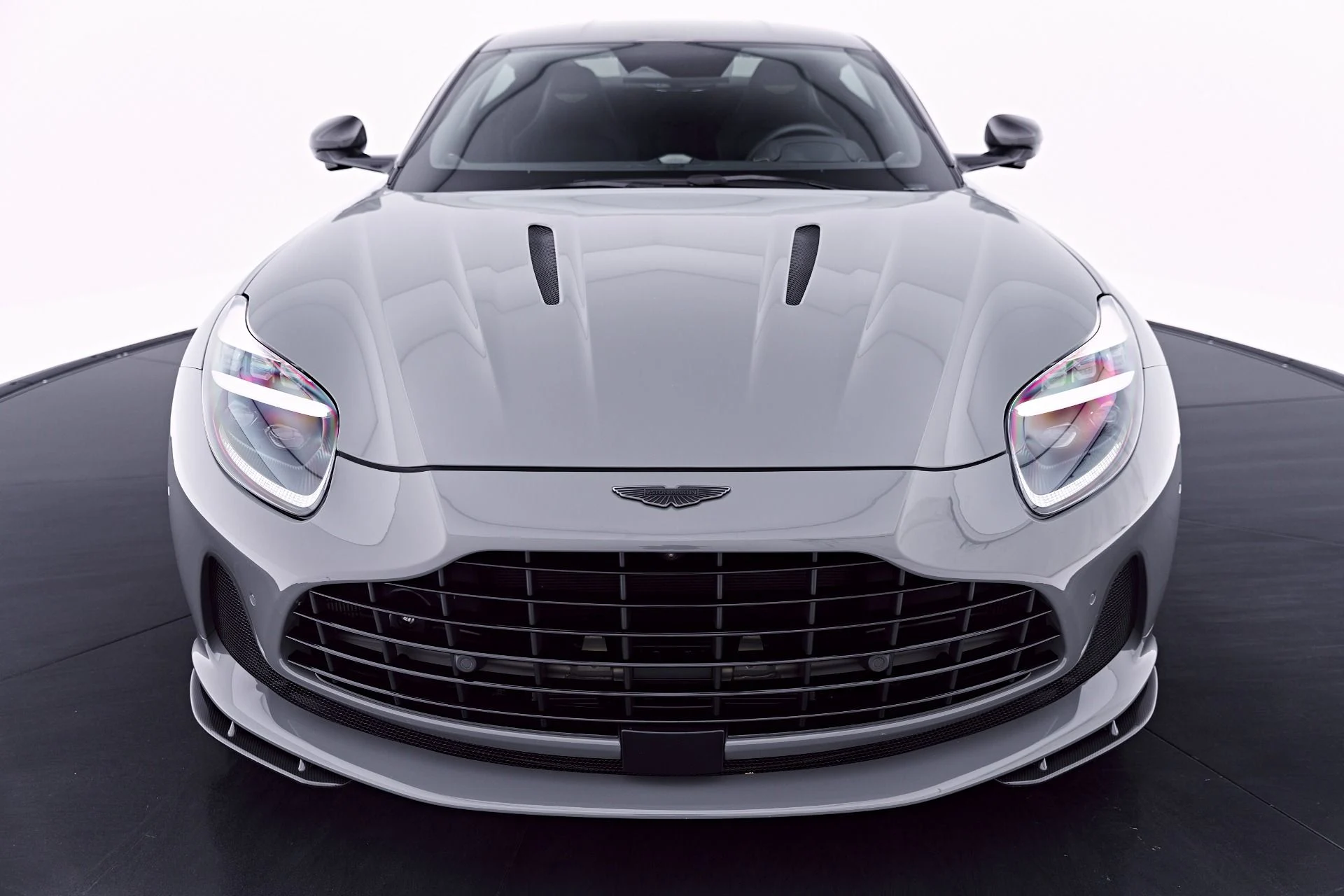 mph021_2662401877_Used_2024_Aston_Martin_DB_12_1781813784_1f7e3098bf