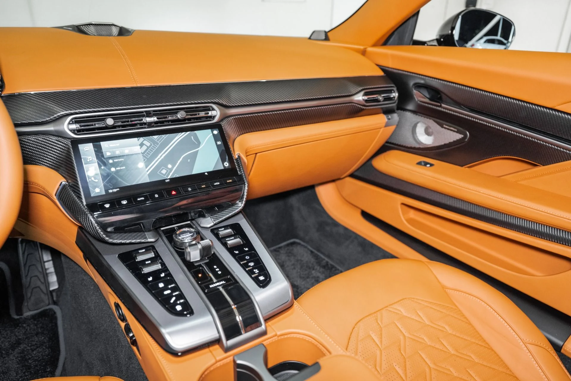 mph021_2664887466_Used_2025_Aston_Martin_Vanquish_1751745767_f5547256f6