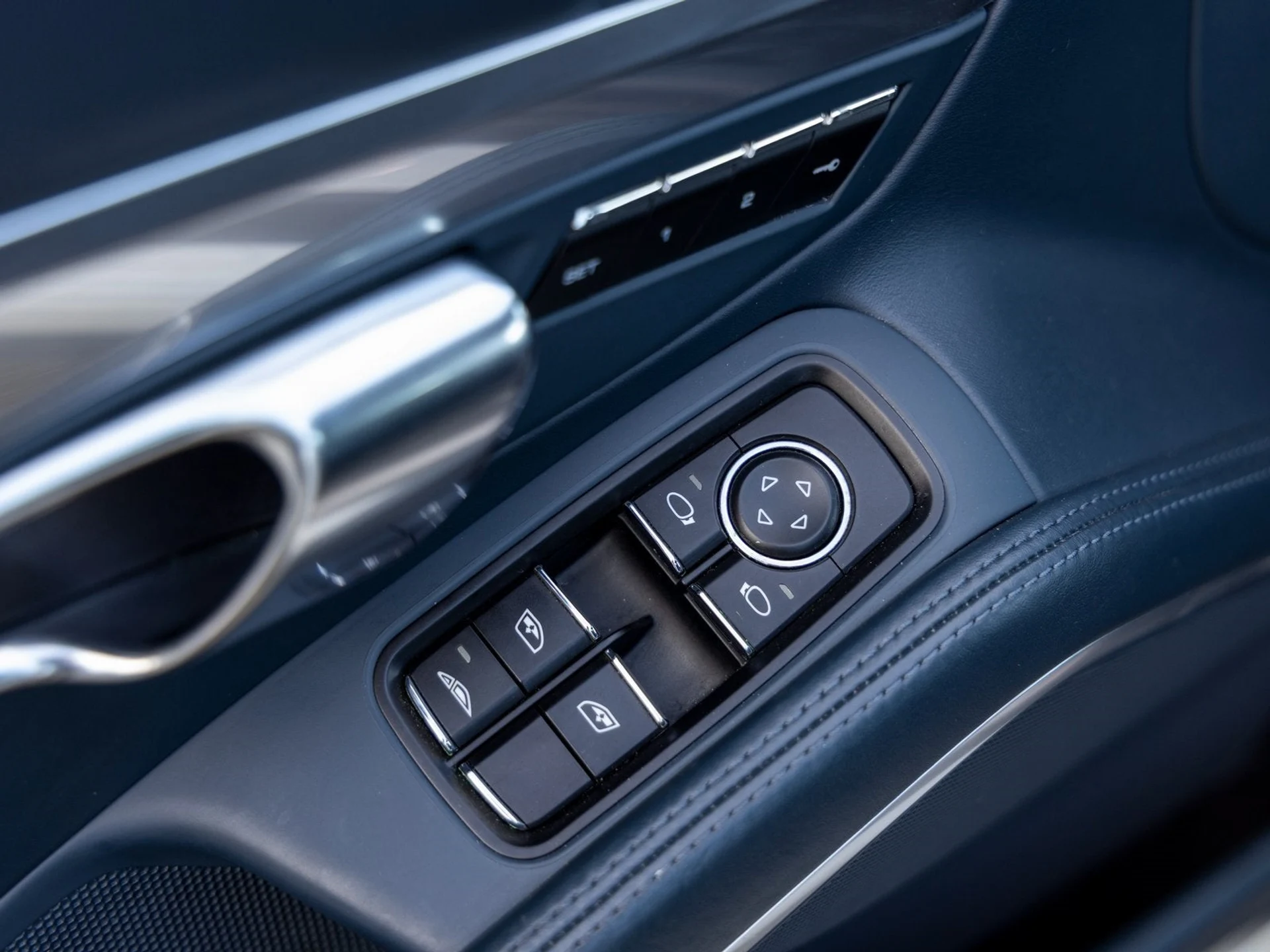 mph021_2676657638_22_9207b61b27