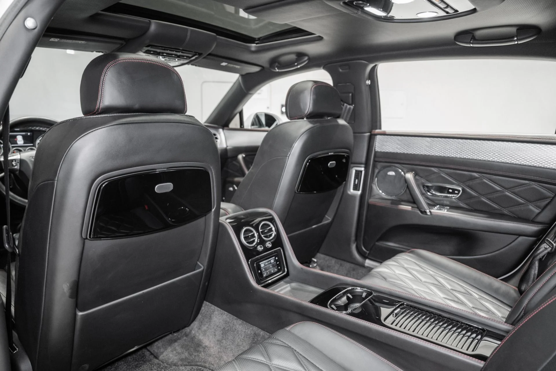 mph021_2683011019_Used_2014_Bentley_Flying_Spur_1764428362_b38d523ac5