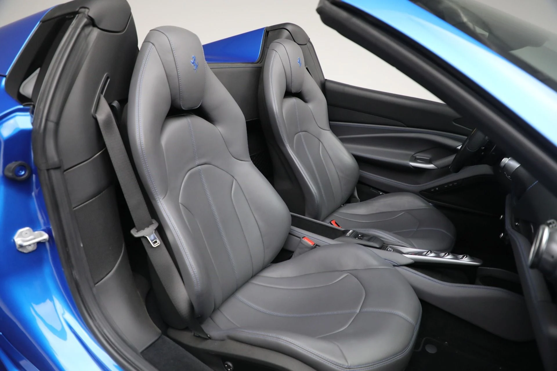 mph021_2684279756_Used_2023_Ferrari_F8_Spider_8f84ef99a4