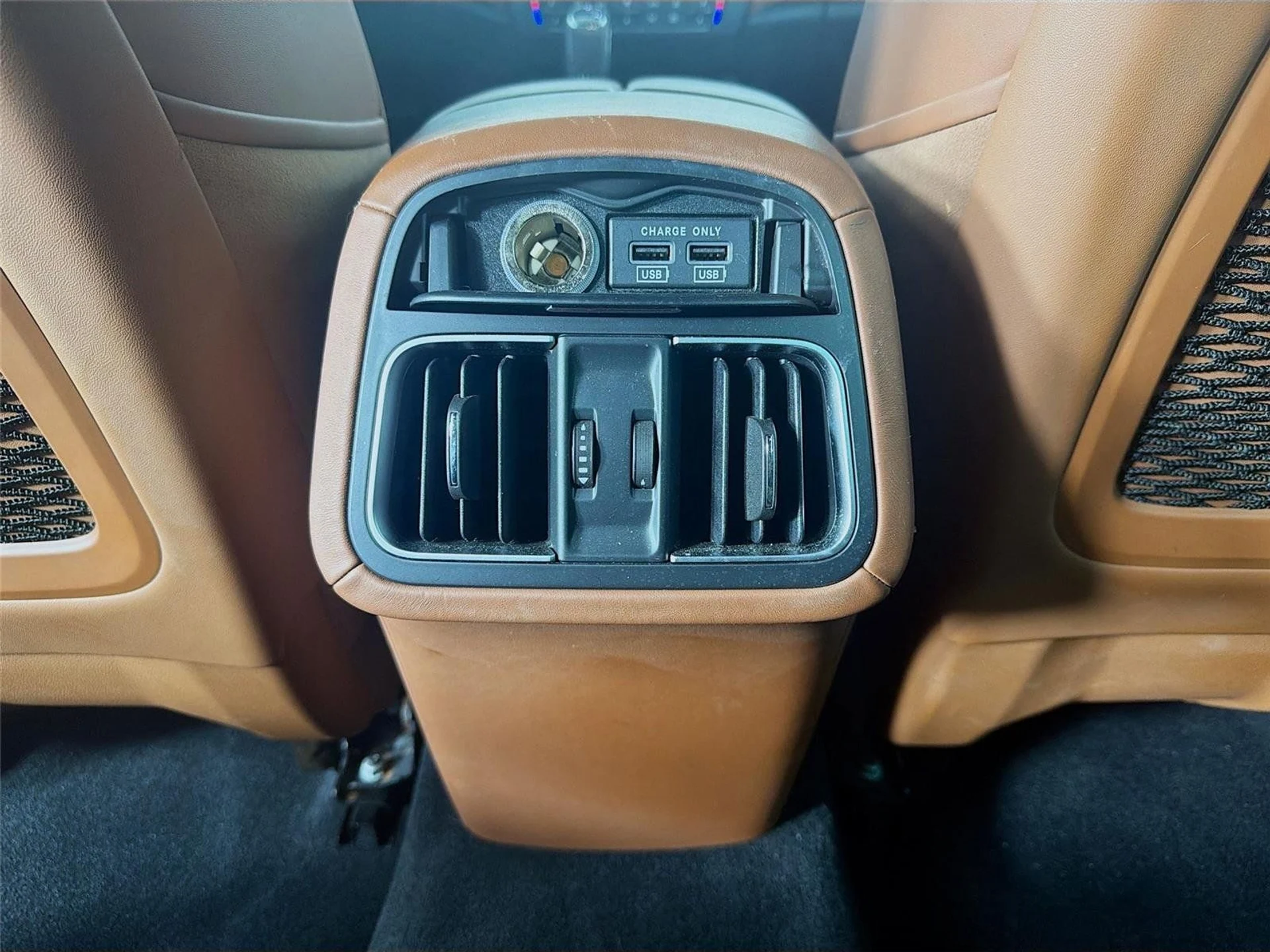 mph021_2691303846_e7ac8aebf3bab3e3ce78aaea8caf9a88_df525d3542