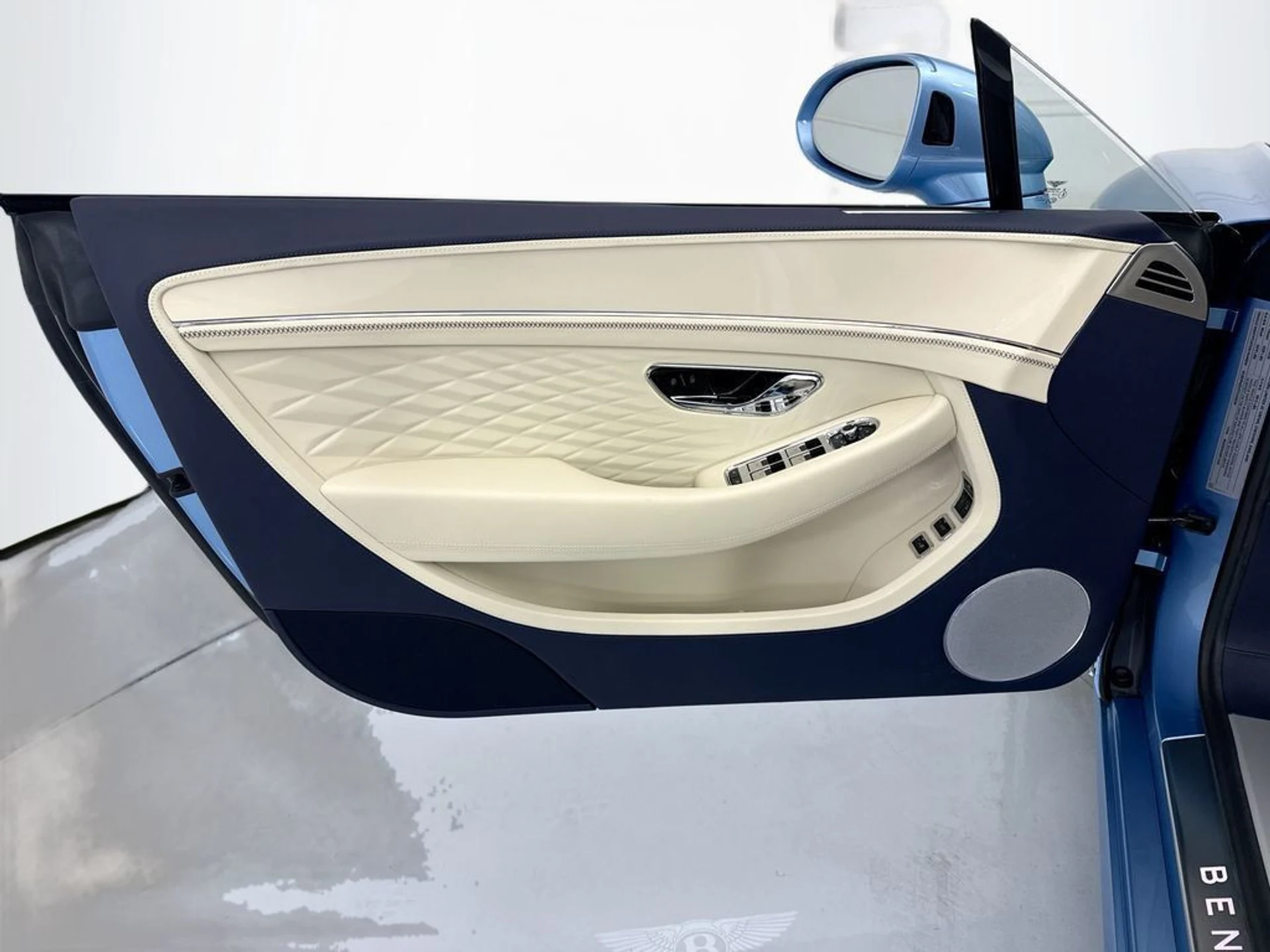 mph021_2694636840_new_2026_bentley_continental_gtc_8119_22995387_22_1024_114e99ea18