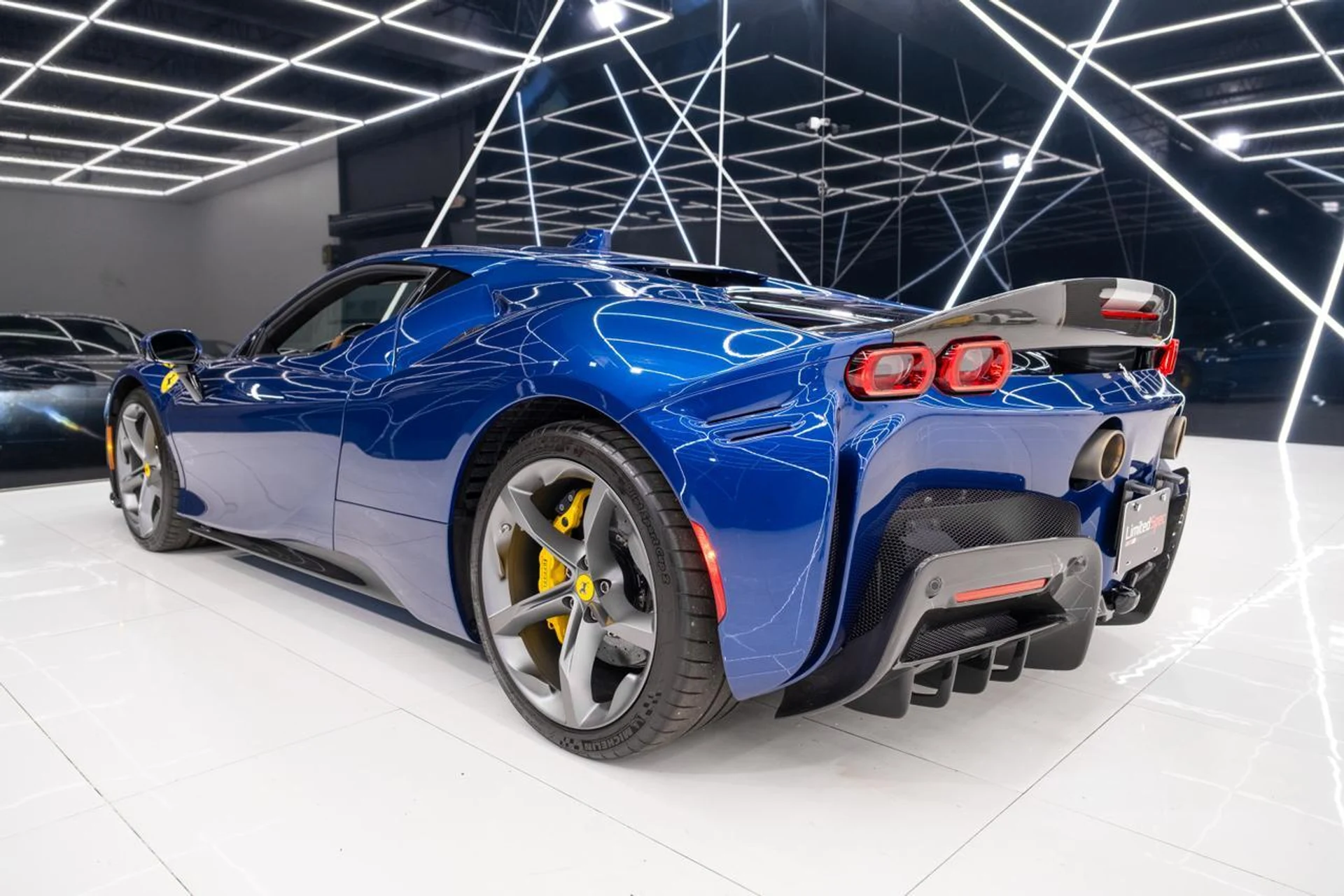 mph021_2695802187_f93ea05f63a27a86705a15b52252fce6_6745b9b283