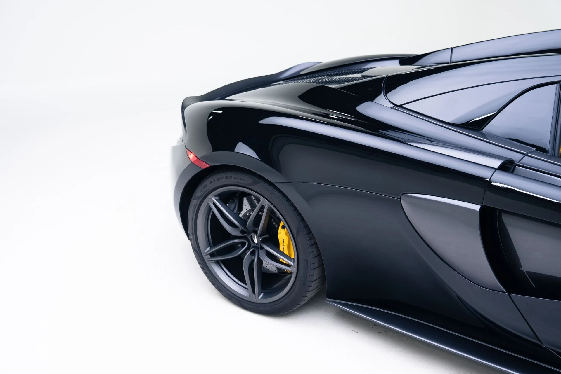 mph021_2696450613_Used_2019_Mc_Laren_570_S_Spider_1767812844_14e2ca06e9