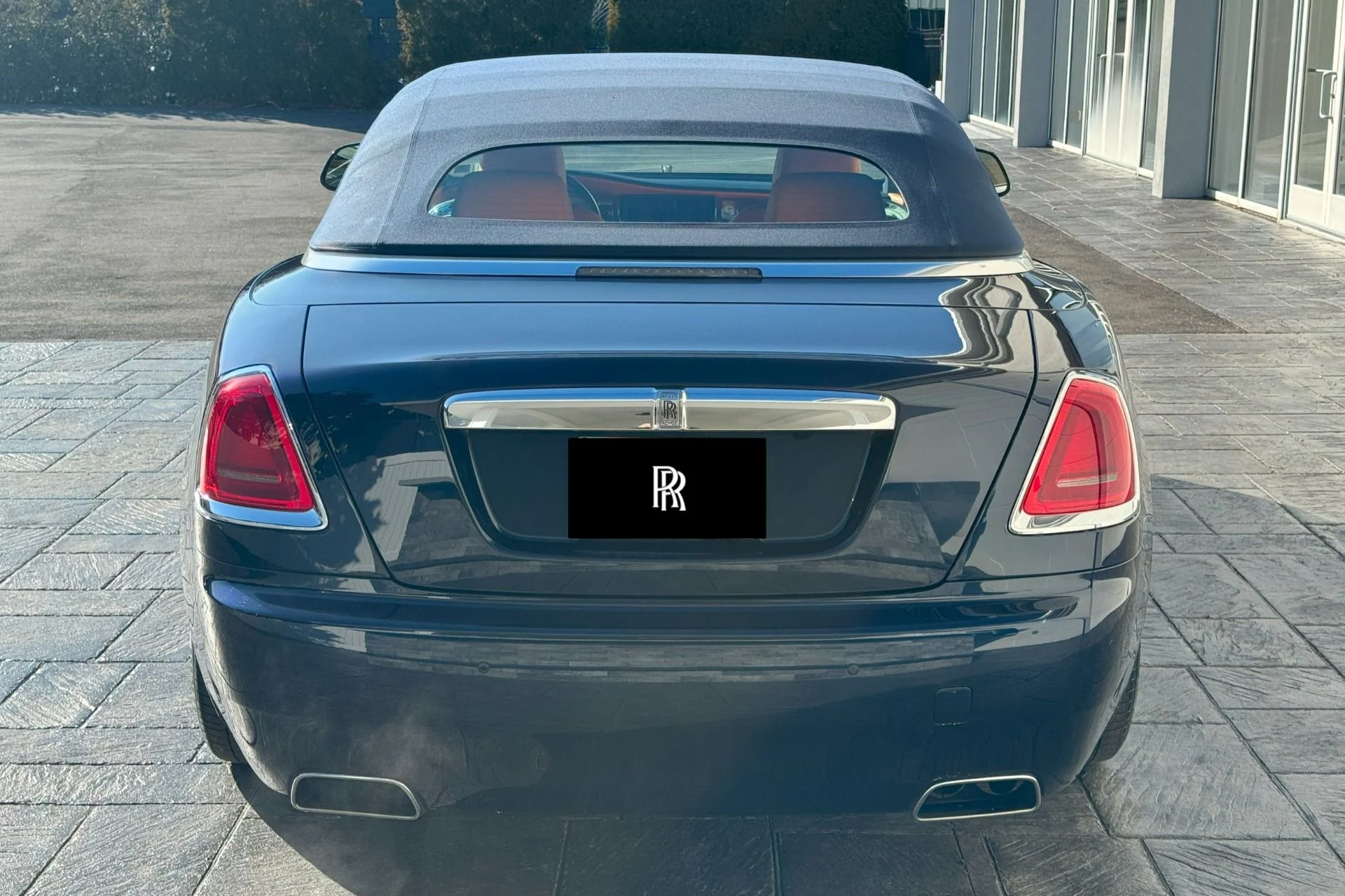 mph021_2705193000_Used_2019_Rolls_Royce_Dawn_1739202179_208fb936d0