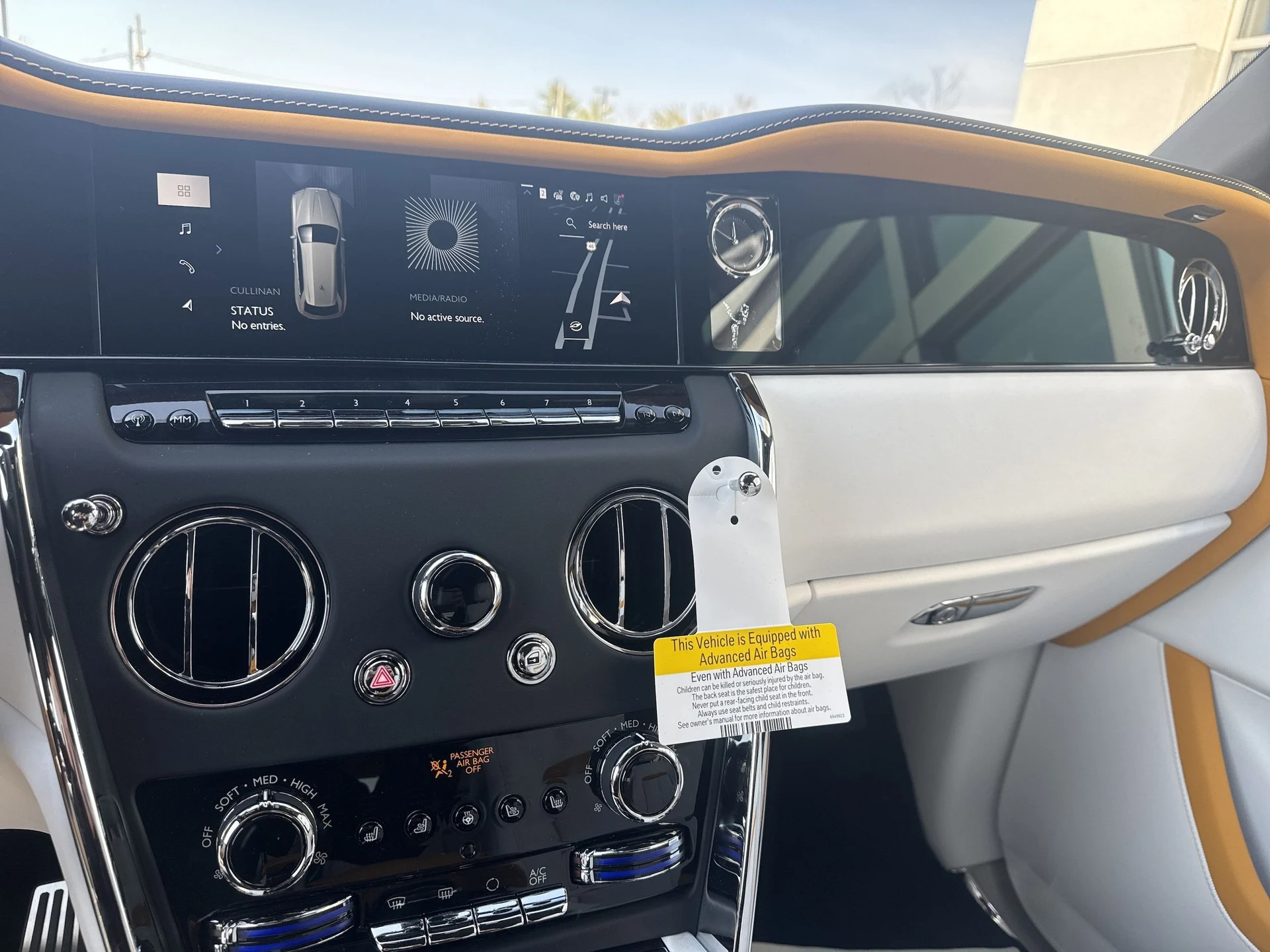 mph021_2710410335_e3f8f0ea3aae46310ab815a22fba8682x_a07b2712bf