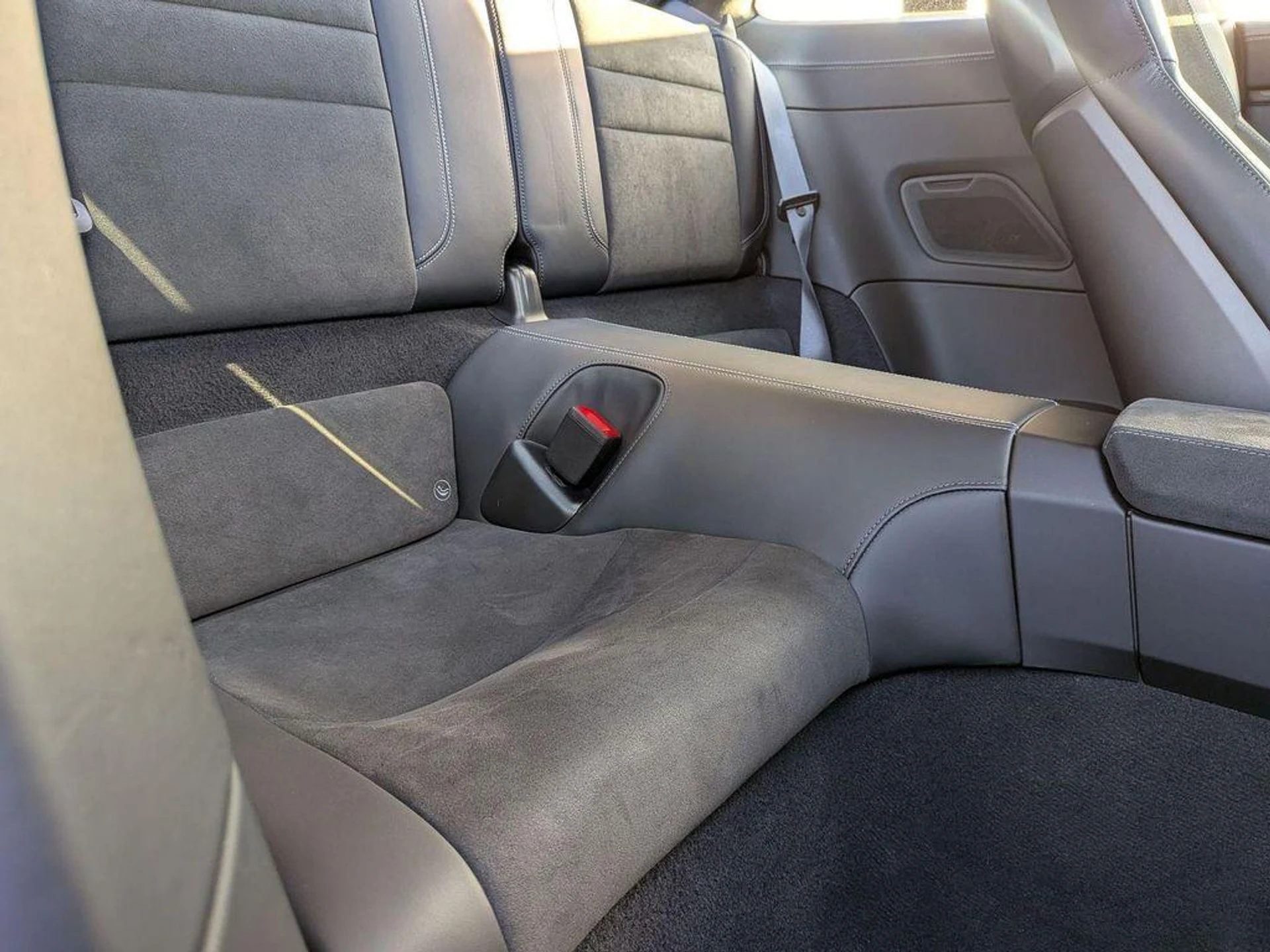 mph021_271078684_o_XP_v_R_Pk_C_Stjl_N_Zq_Uzl_D_F_Crg_Co_17da70b691