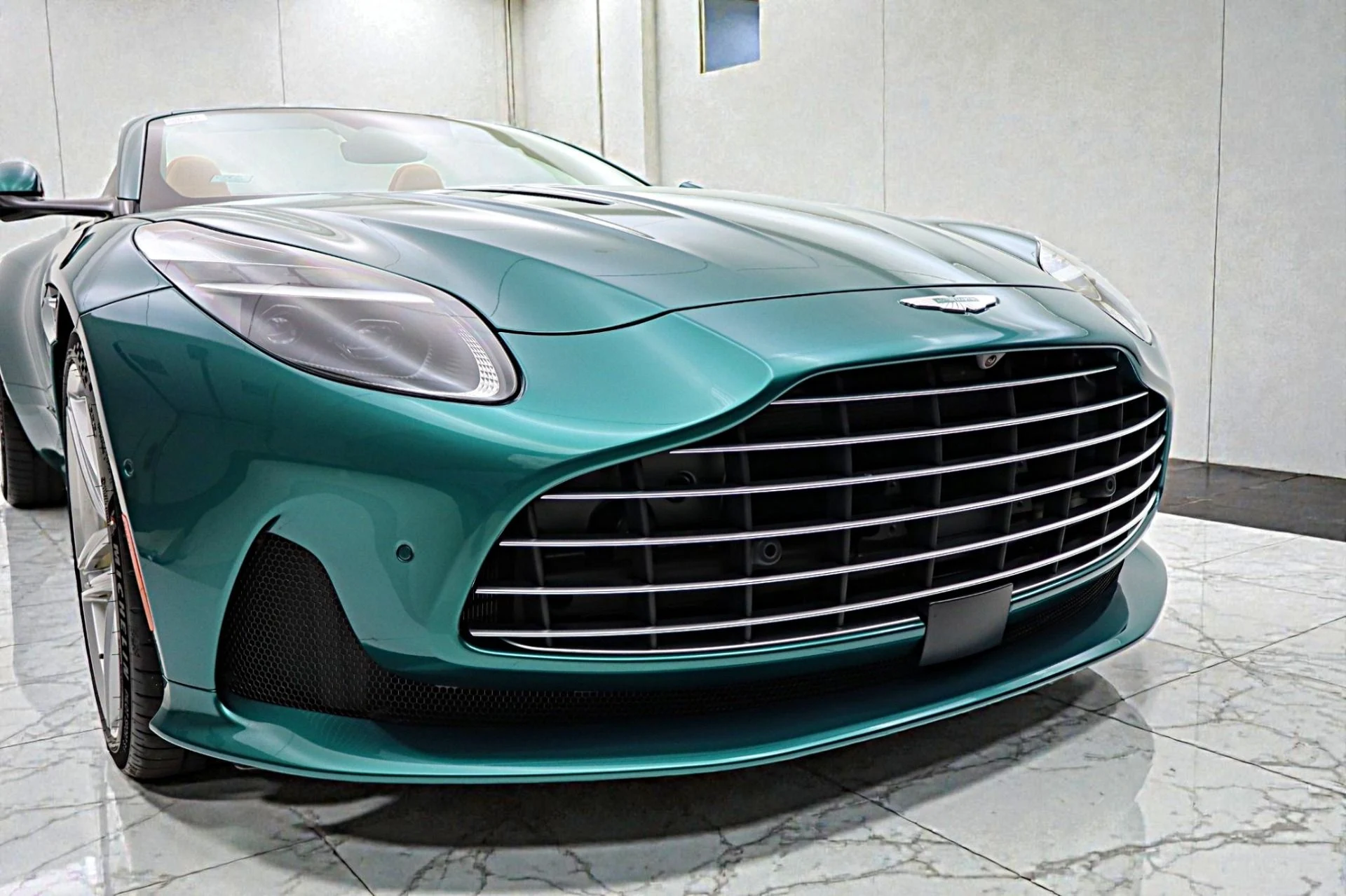 mph021_2717538399_New_2026_Aston_Martin_DB_12_Volante_8ad929f5af